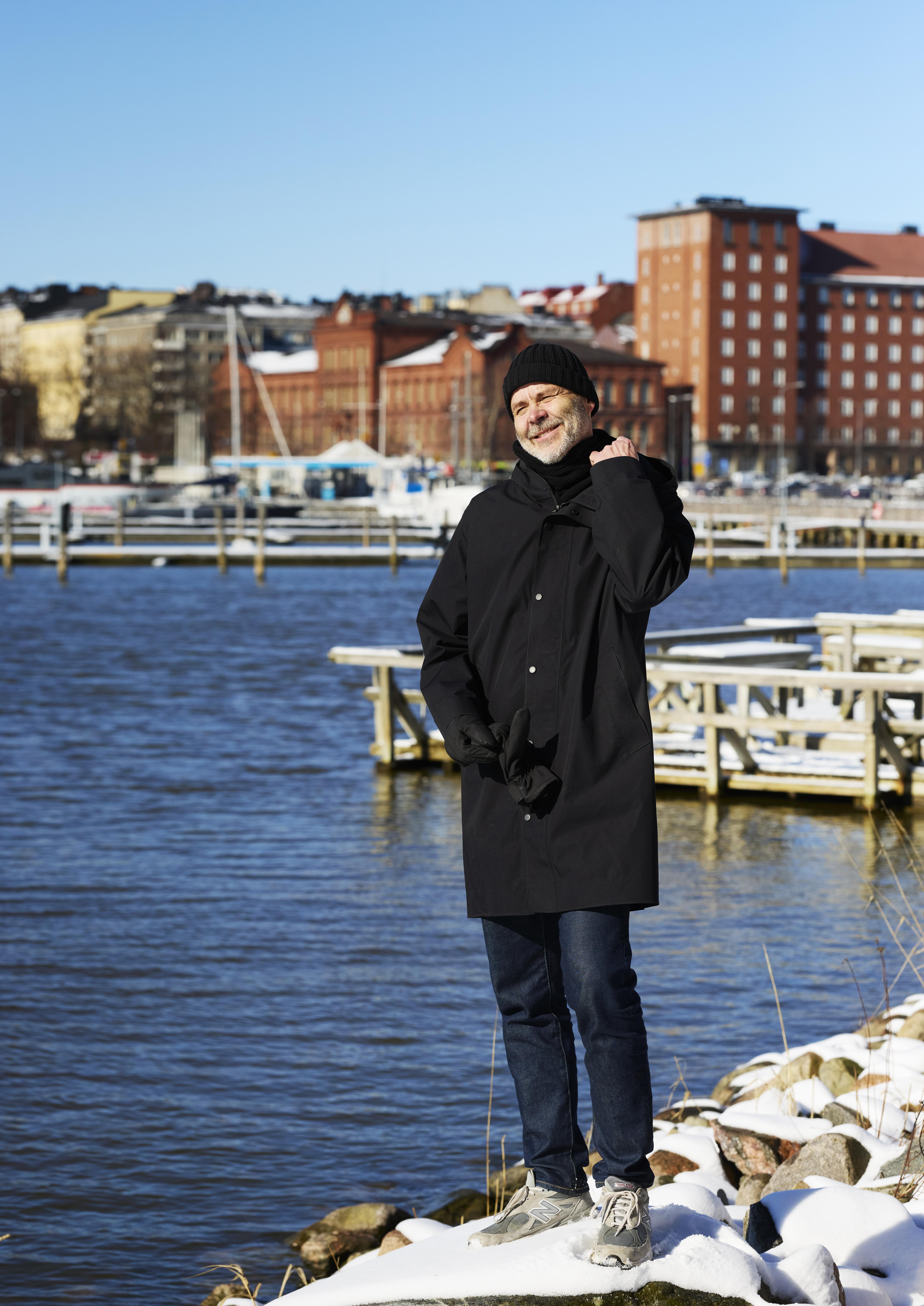 Jukka on tottunut lapsesta asti asumaan kävelymatkan päässä torilta ja merestä. 