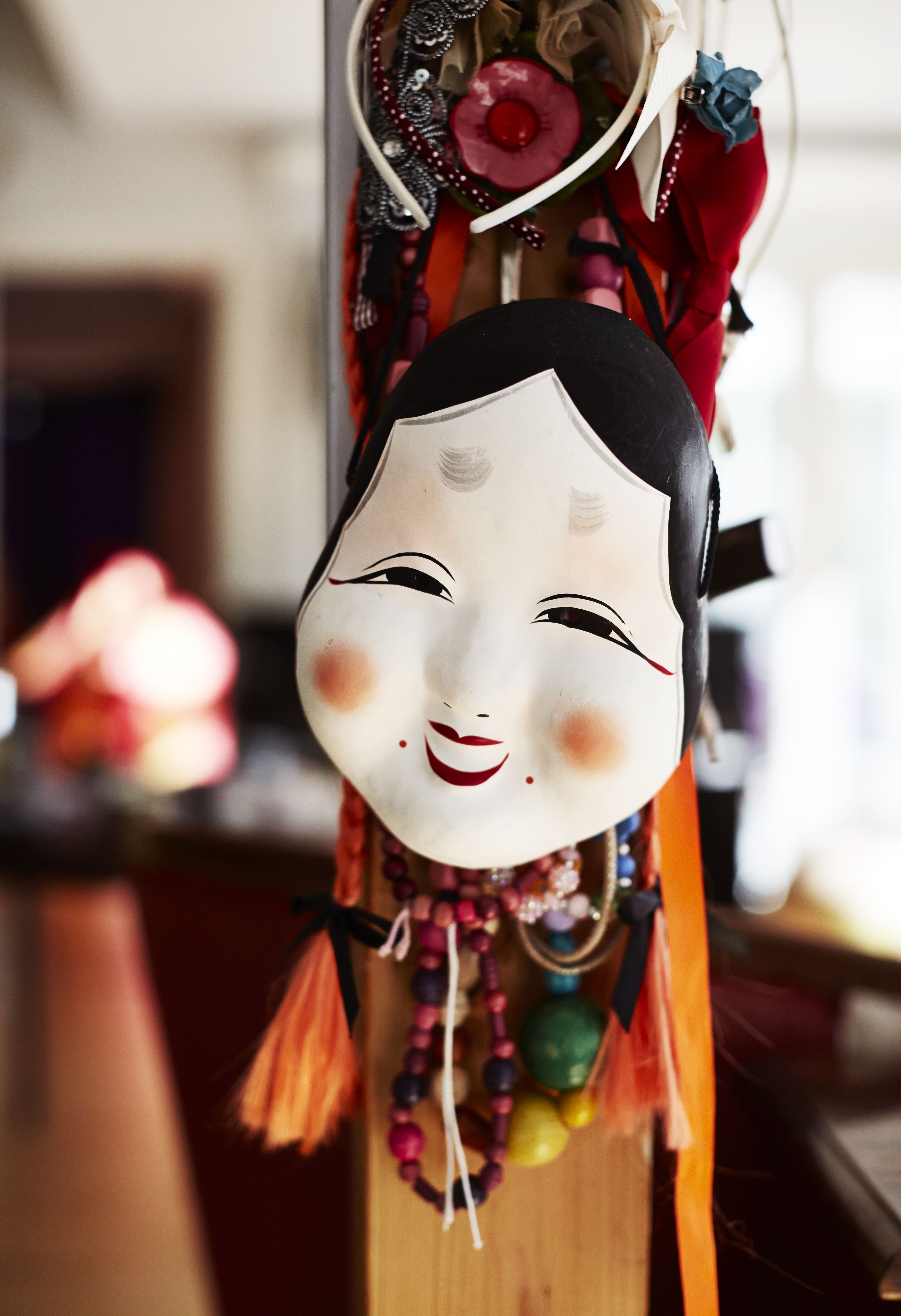 Amerikan, Meksikon, Euroopan ja Japanin kiertueilta on tarttunut matkaan muistoja.