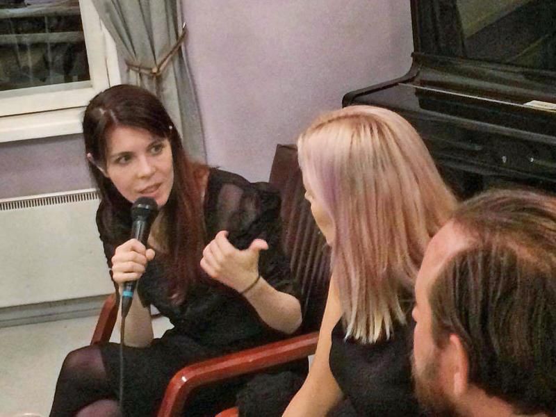 Paneeli oli hyvä, mutta niin olivat takahuonekeskustelutkin.