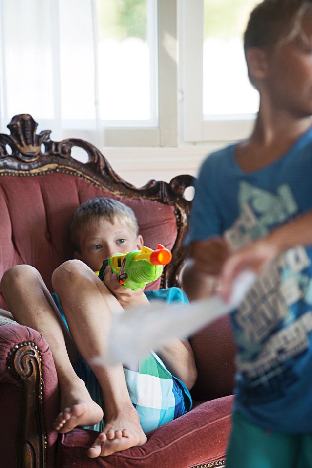 Aistiyliherkkyys tulee pojille Susannelta, energisyys Janilta. "Kaikkea on vain annettu reilummalla kädellä."