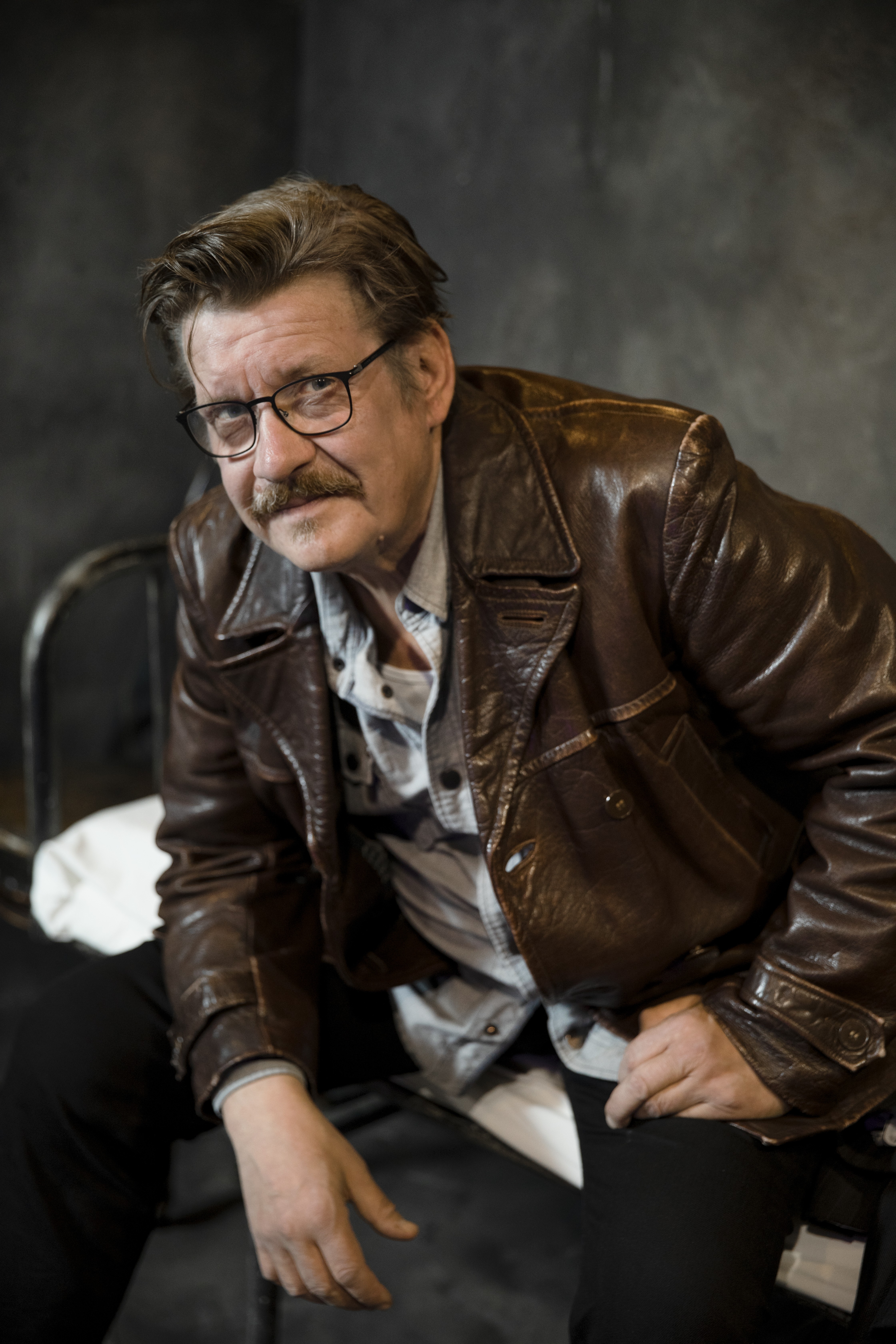 ”Ikä tuo luottamusta ja ehkä vähän rauhaa, mutta muuttunut en oikeastaan ole. Sama ihminen olen kuin nuorena, pienemmällä twistillä vain.” Näyttelijä Santeri Kinnunen, KK20/2022