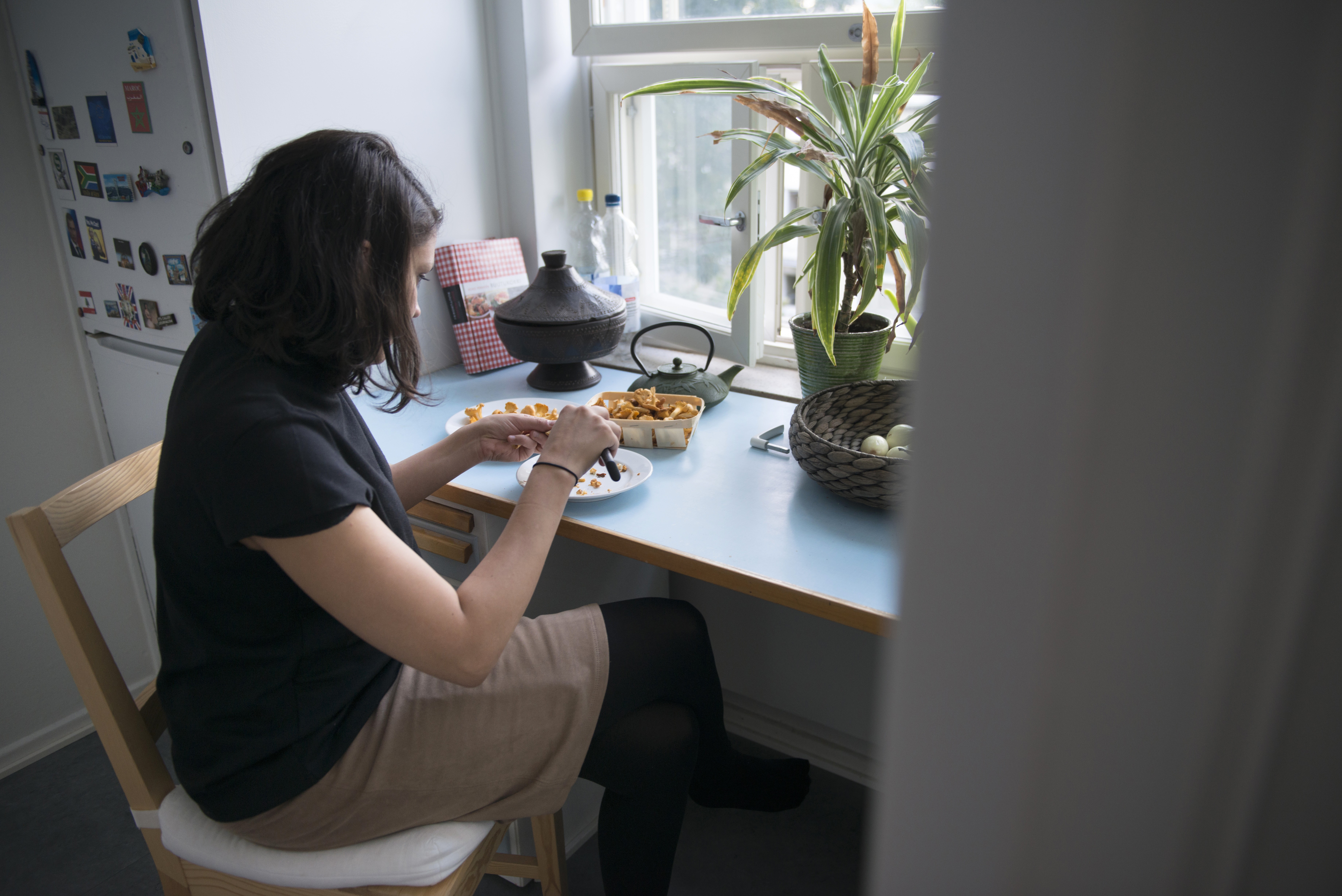 Aishin lapsuudenkodissa isän palestiinalaisuus näkyi etenkin keittiössä. Aishi itse kokkaa sekä palestiinalaista että suomalaista ruokaa.