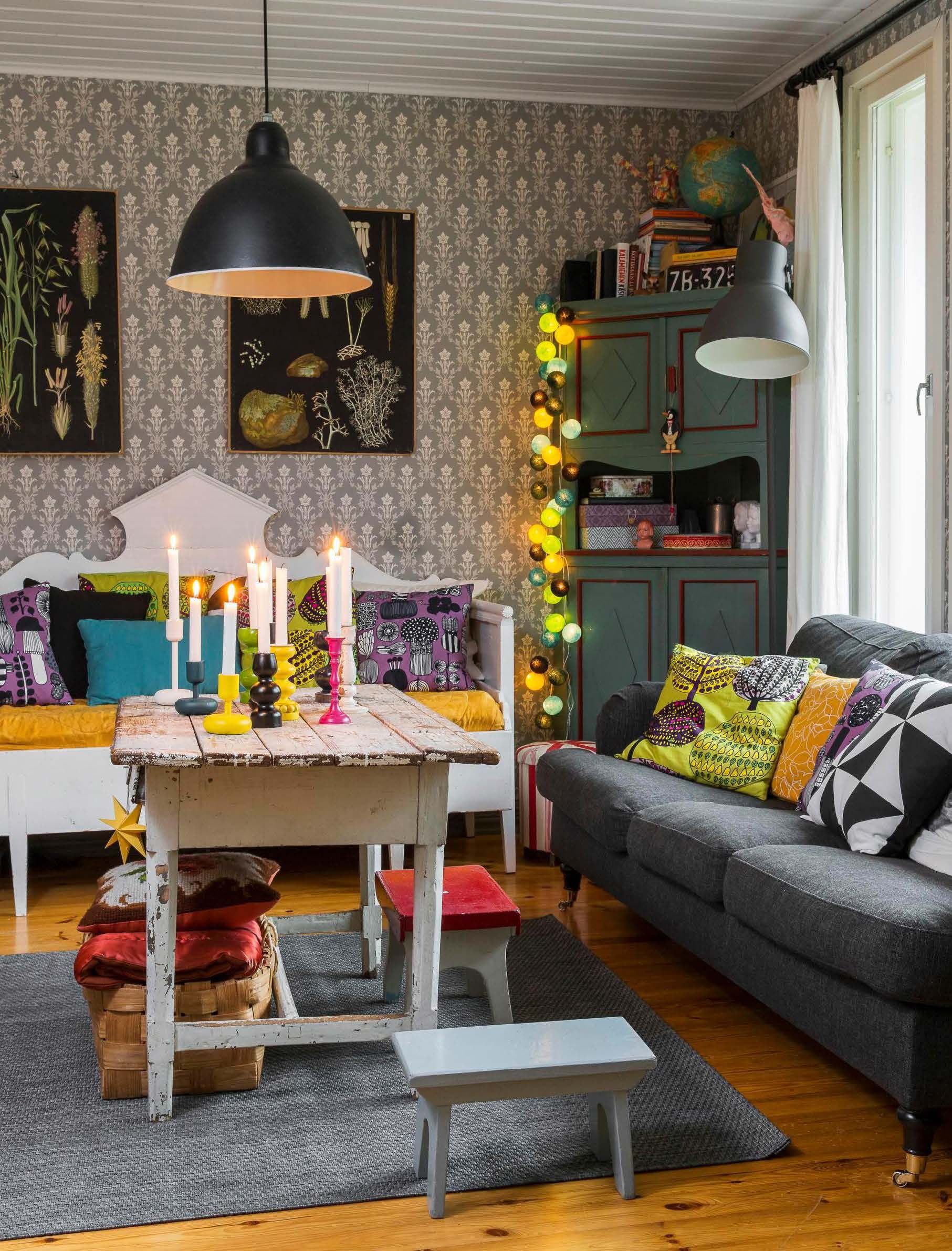 Syksy on Marin lempivuodenaika. Kotoilijan unelma on istua olohuoneen sohvannurkassa kutomassa sukkaa, poltella kynttilöitä ja nauttia teekupillisesta.