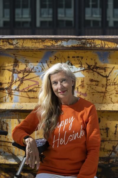 Clarisse miettii vieläkin, tekikö oikein, kun jäi Juhanin rinnalle niin pitkäksi aikaa. 