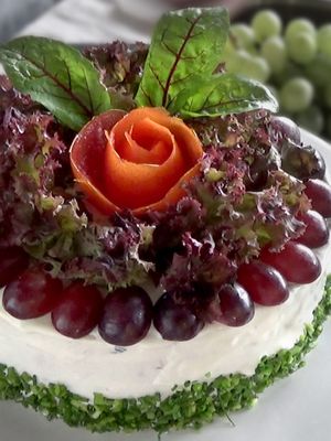 KK Voileipäkakun koristelu