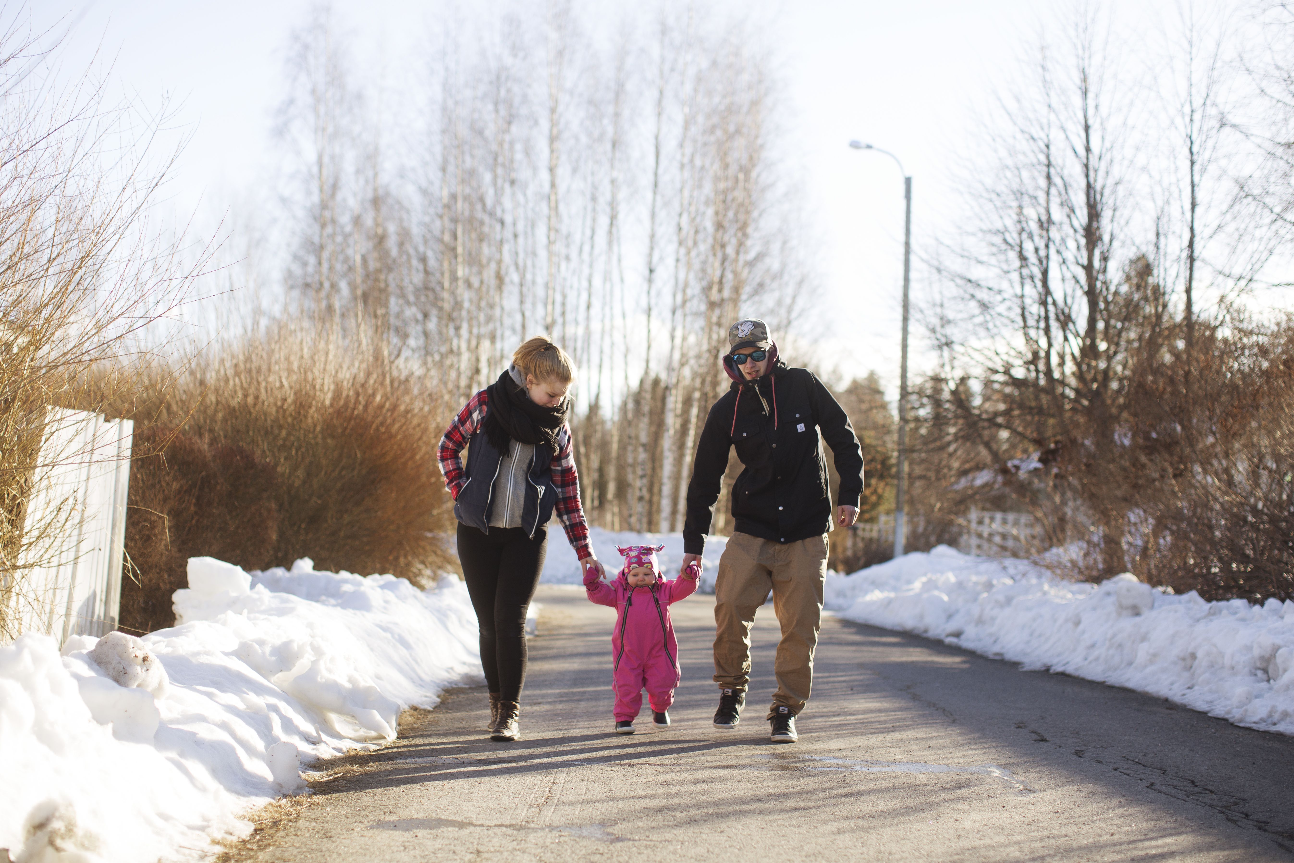 Isovanhempien luo on kilometri. Kohta Vanessa jaksaa kävellä koko matkan.
