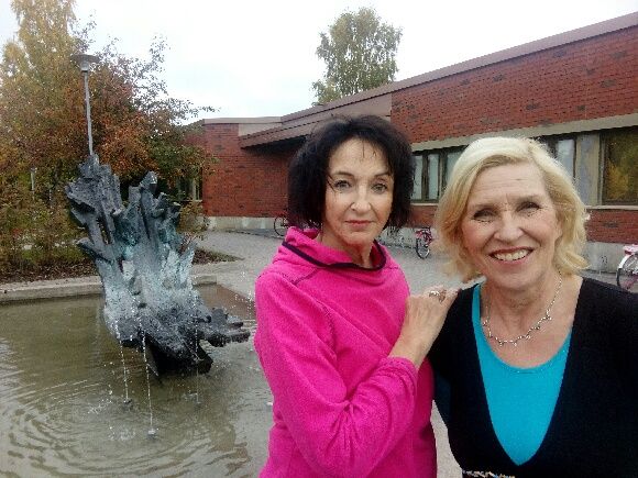 Tiia Louste ja minä. Ystävän kanssa työ on vieläkin mukavampaa.