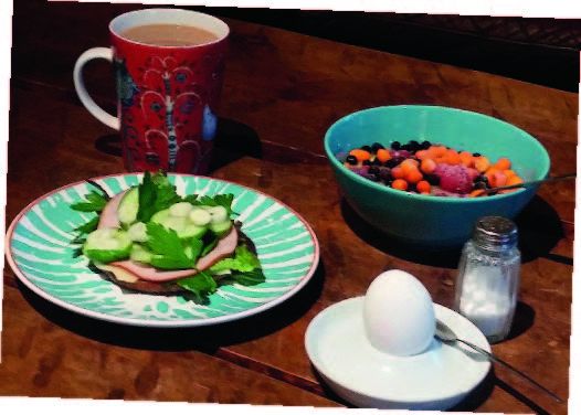 Neljän minuutin lusikkamuna ja muita aamuherkkuja.