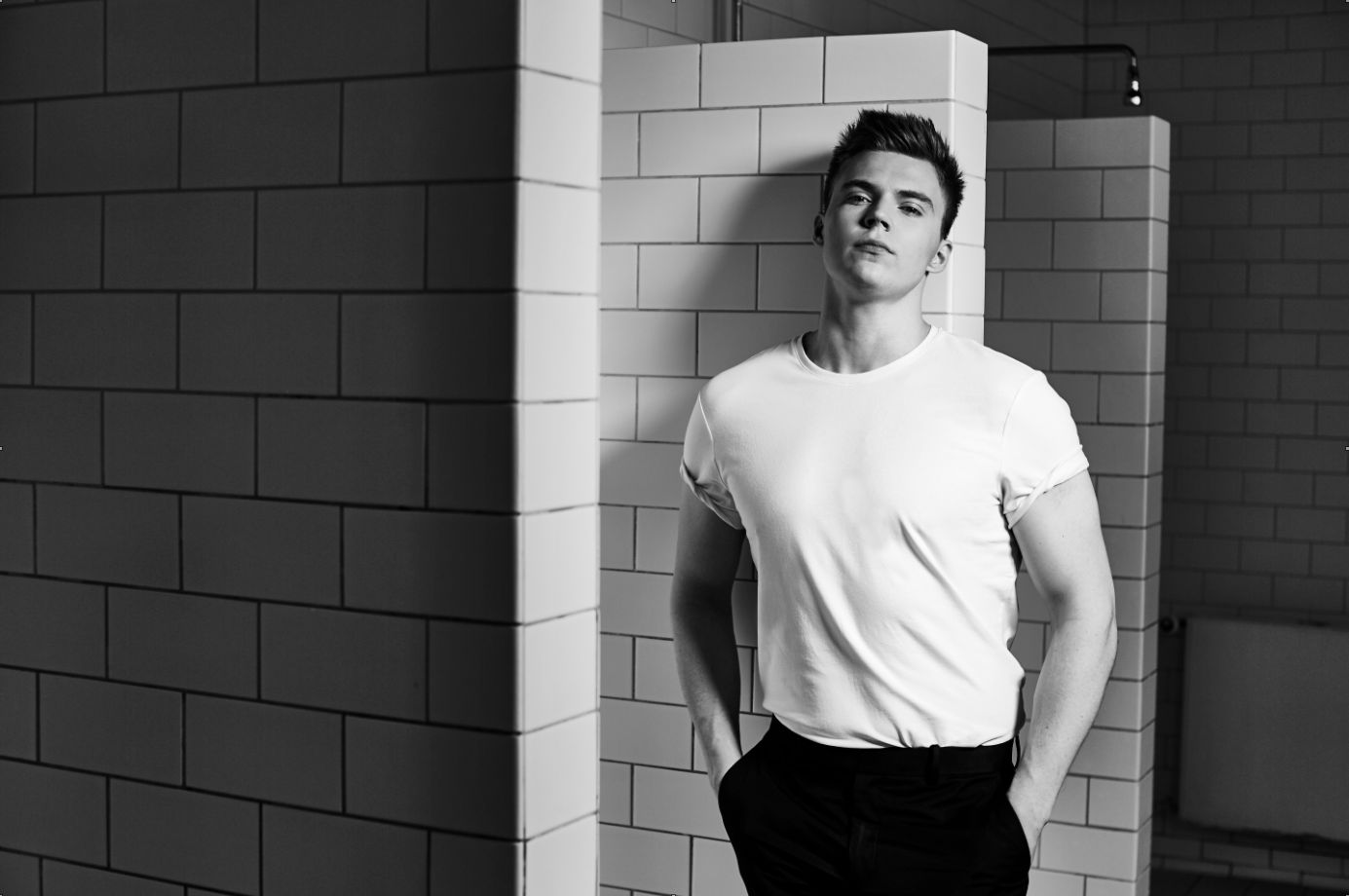 Elias Kaskinen esiintyy Tähdet, tähdet -ohjelman finaalissa sunnuntaina ja kaikille avoimessa Joulu jokaiselle -tapahtumassa tiistaina. Kuva: Warner Music Live.