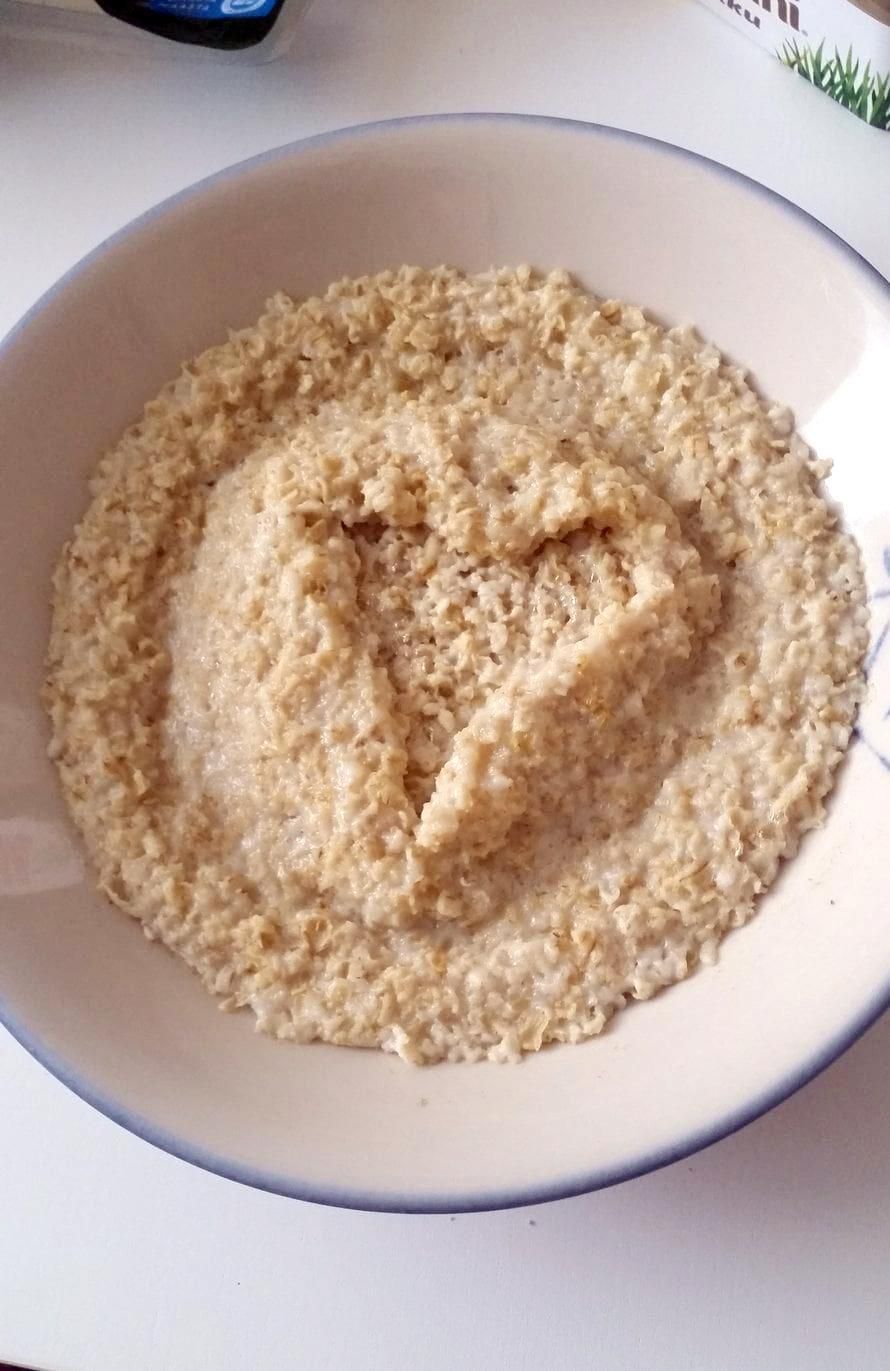 Eräänä aamuna arkisen kaurapuuron pintaan oli mikroaaltouunissa ilmestynyt sydän. Elina