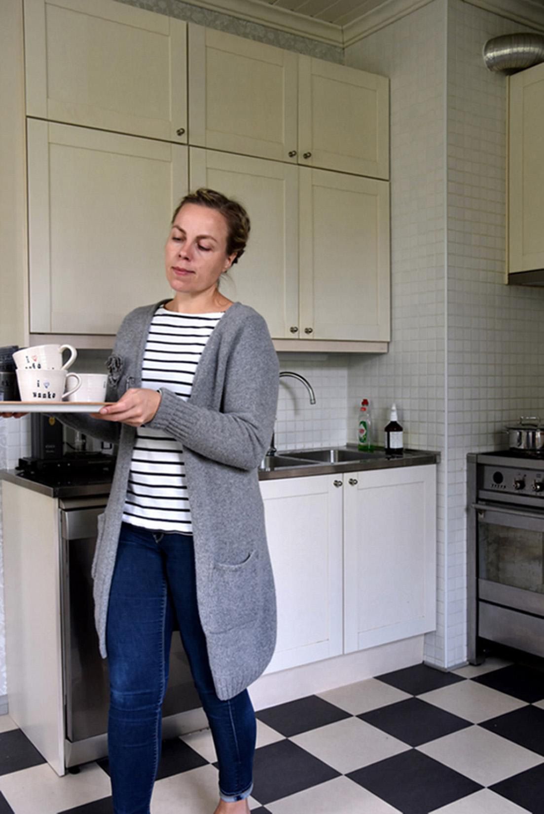 "Sisustan mielelläni, mutta remonttiin en puutu. Se tehköön, joka osaa. Seinien värit ja keittiön kaapistot on toki valittu yhdessä", Heidi kertoo.