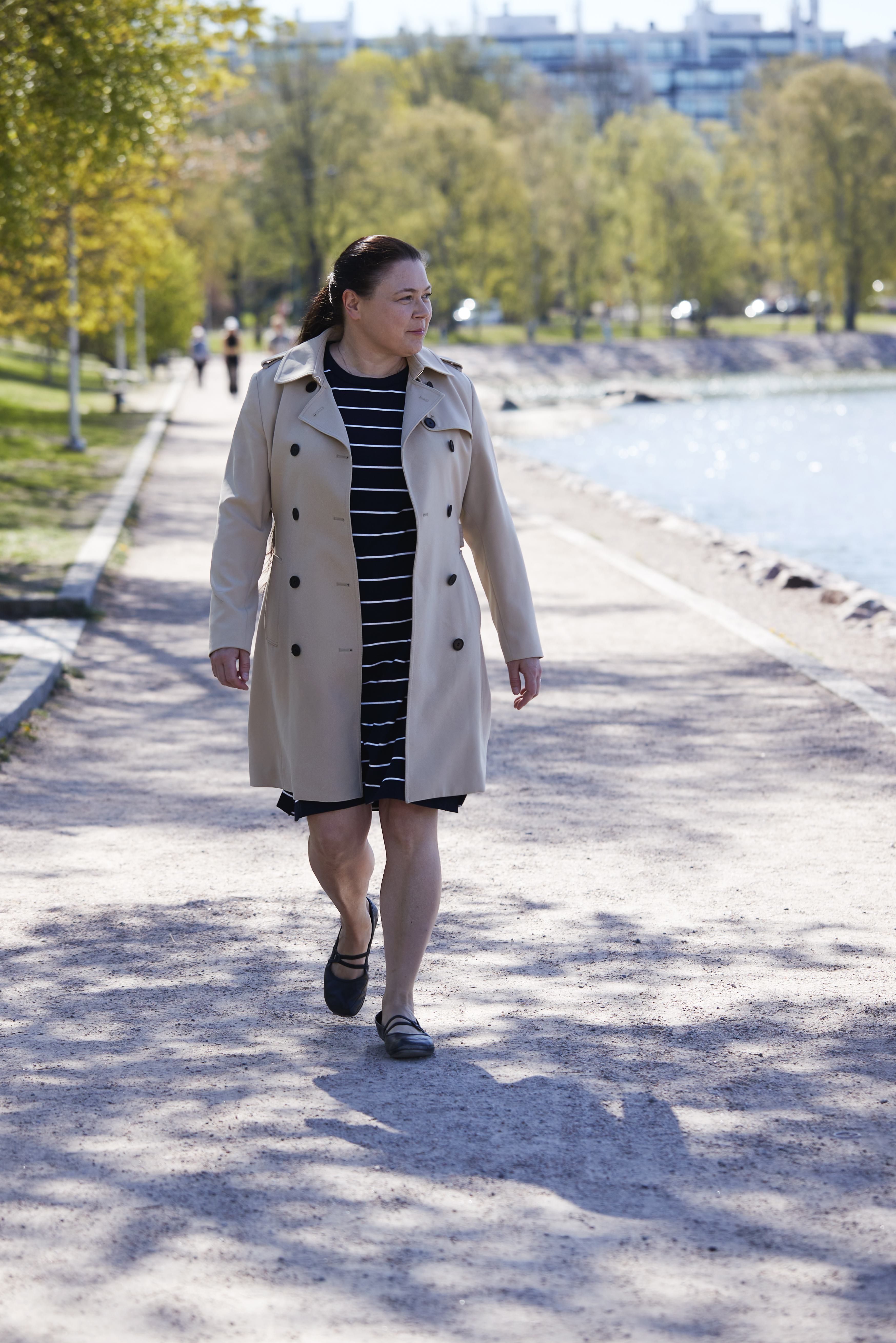 Omat kävelylenkit sairaalan lähistöllä olivat Sirkalle tärkeä hengähdystauko pitkistä päivistä syöpä-osastolla. 