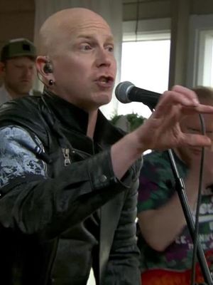 Toni Wirtanen käänsi Fiiliksissä-biisin riemukkaasti päälaelleen: ”Fiilis se on paskakin fiilis!”