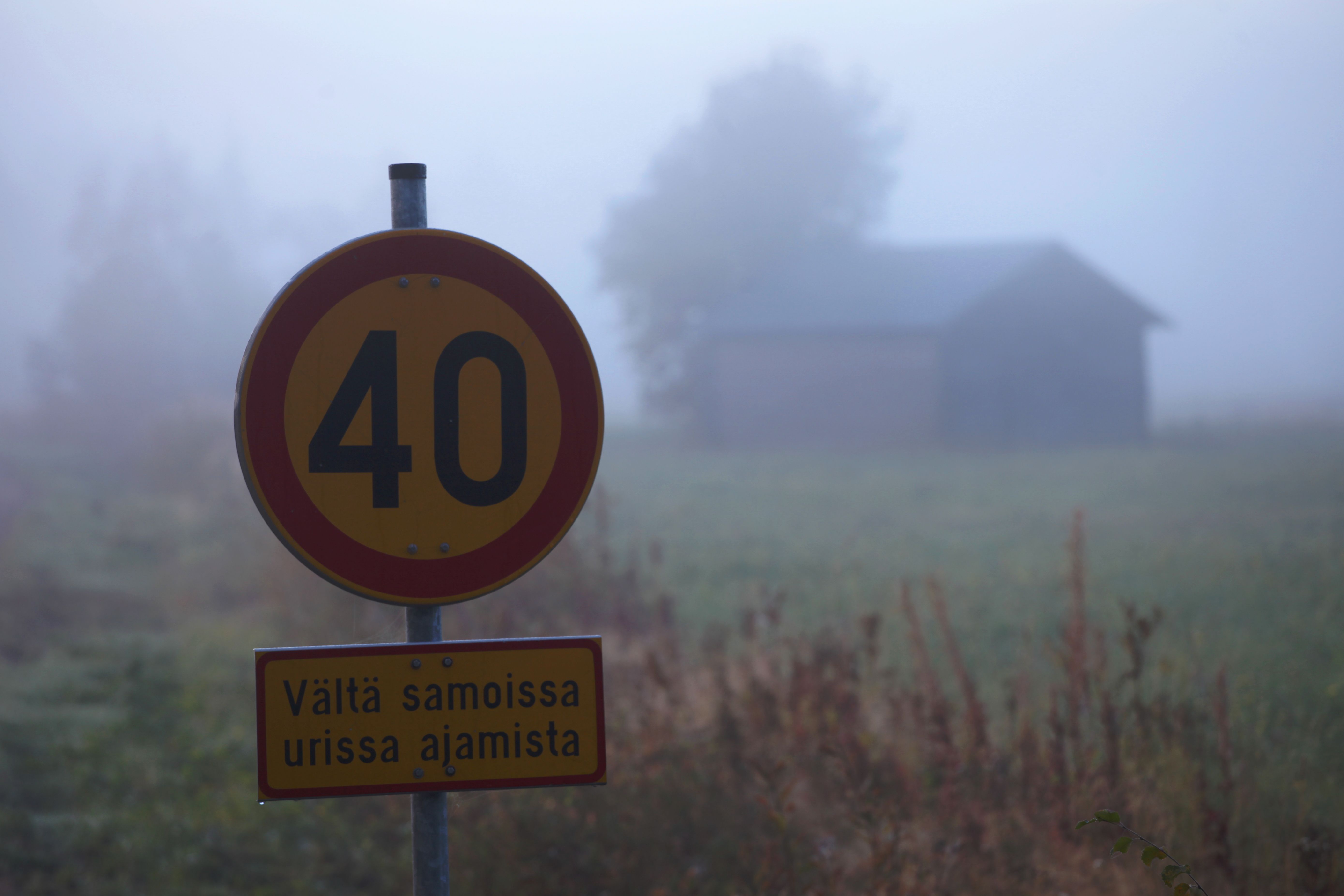 14.9.2016 HAILUOTO. ”Lapsen nukkuessa lähdin monesti ulos tietämättä, mihin päätyisin. Kiertelin yksikseni kotisaarta, kun muu kylä nukkui, ja nautin hiljaisuudesta. Yöaikaan sekä sisäiset että ulkoiset tunnelmat ovat aika erilaiset kuin päivisin.”