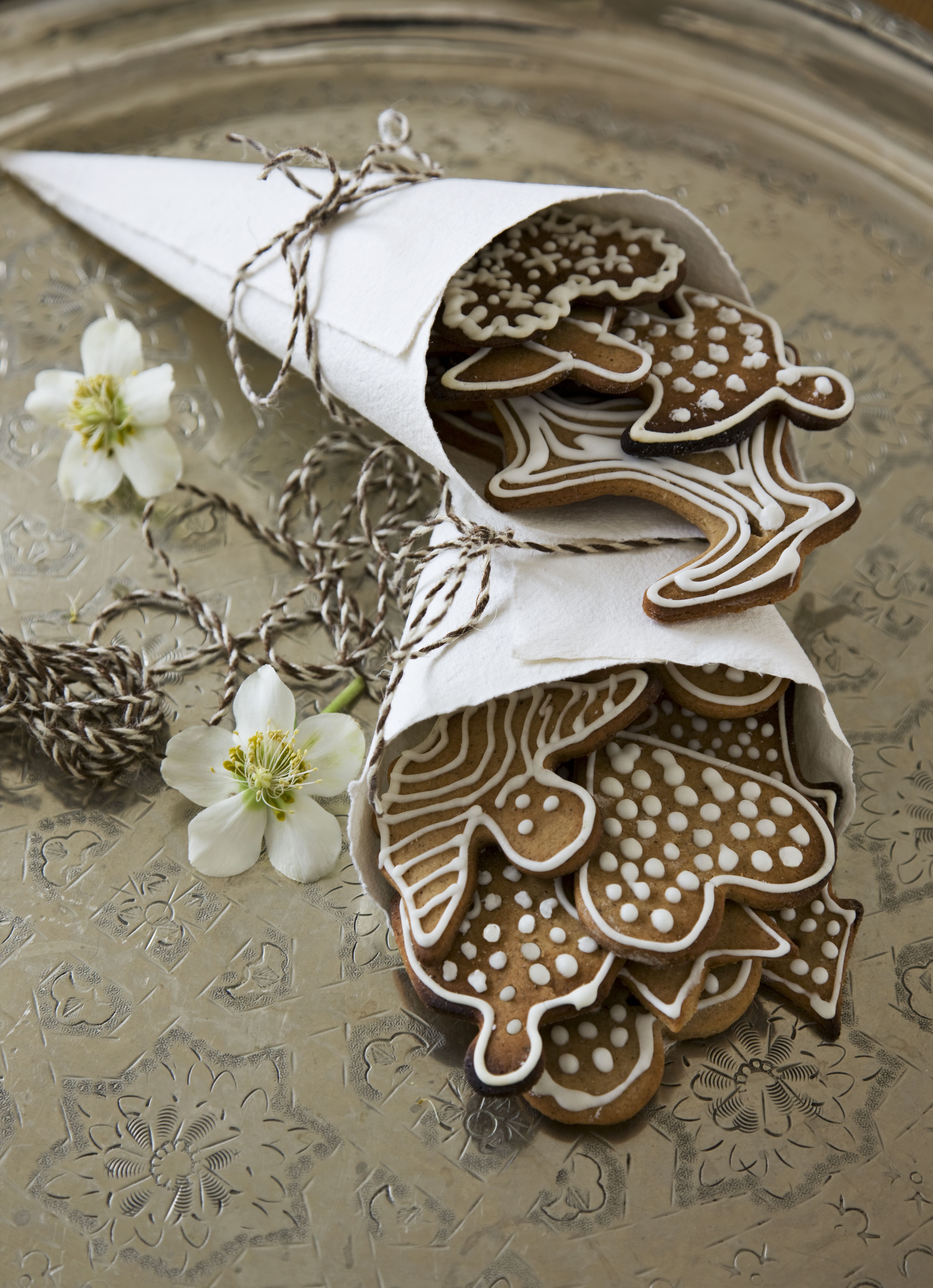  Aina ei tarvitse viedä tuliaisiksi kukkia. Ihanasti joululta tuoksuva puska se on tämäkin!