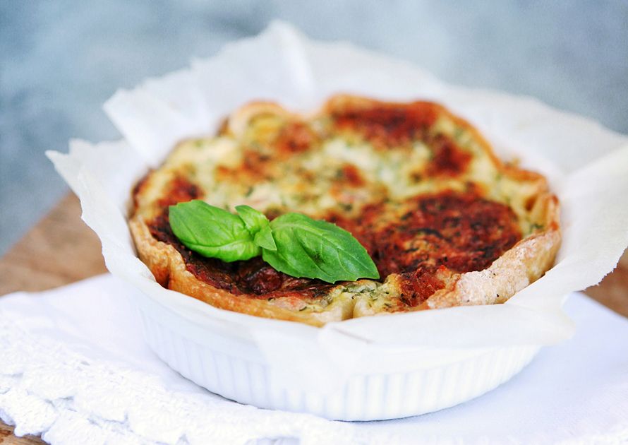 Leivinpaperia voi käyttää muuhunkin kuin uunipellin suojaamiseen.