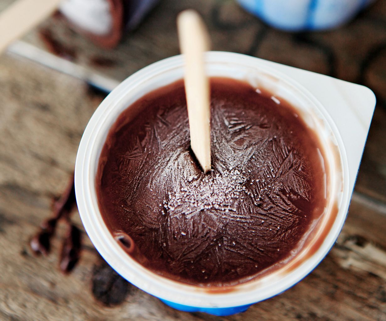 Jäädytetty suklaavanukas on mahtava helleherkku.