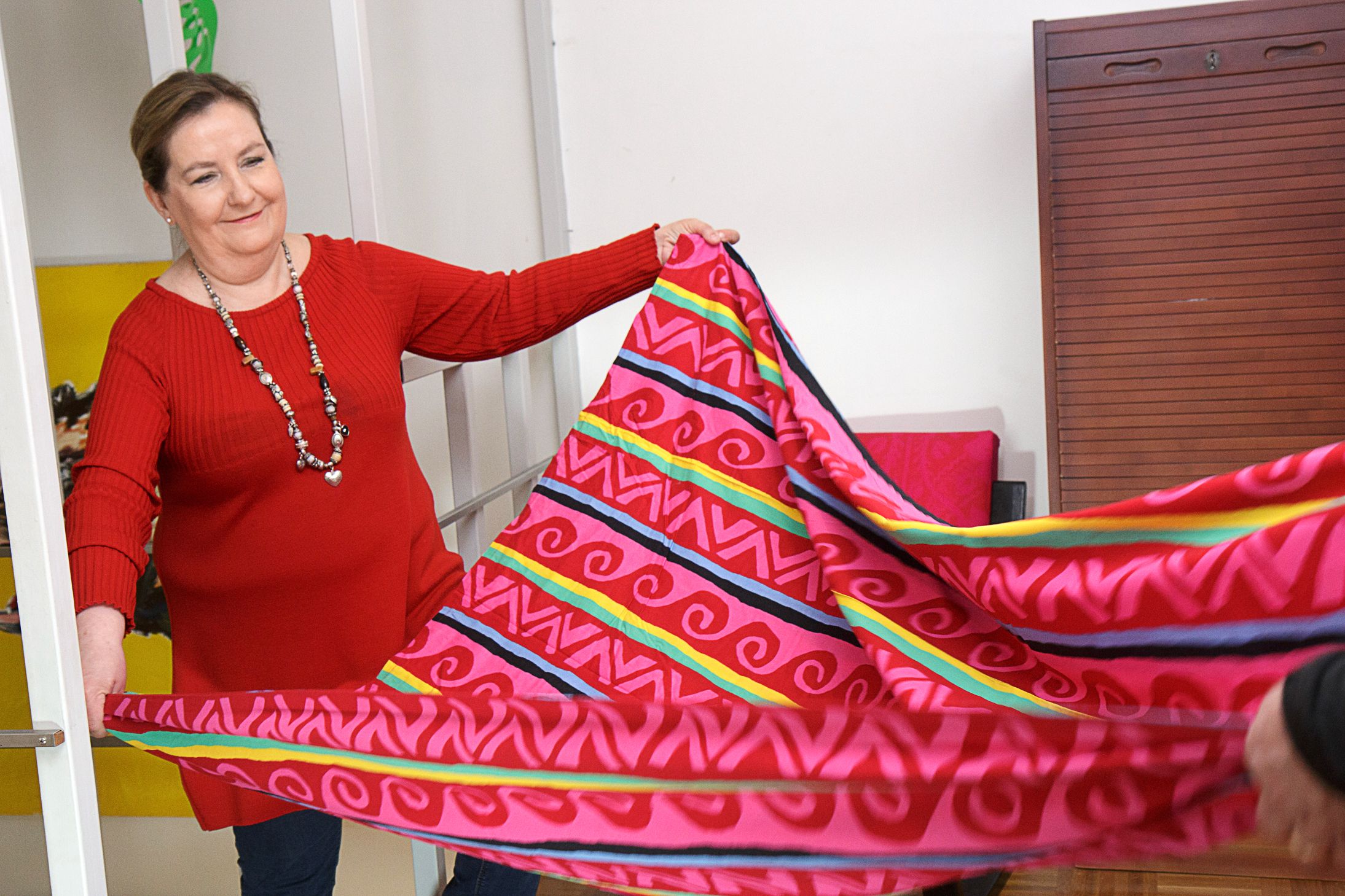 ”Mies on saanut ope­tella, että taittelemme lakanat ­minun tapaani”, Katriina sanoo.