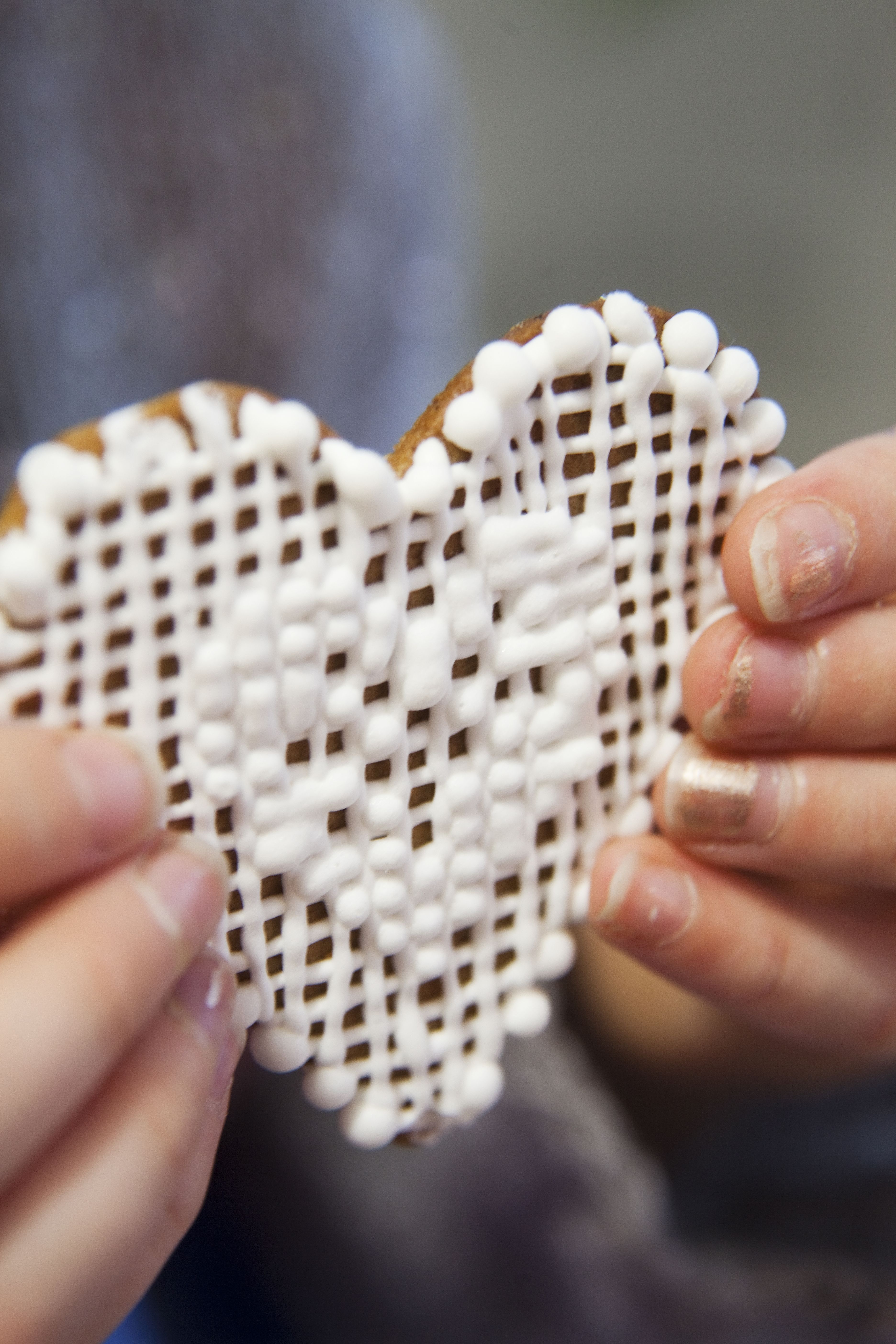 Pitsikoristeet pipareihin taiteli Katjan sisko Satu.