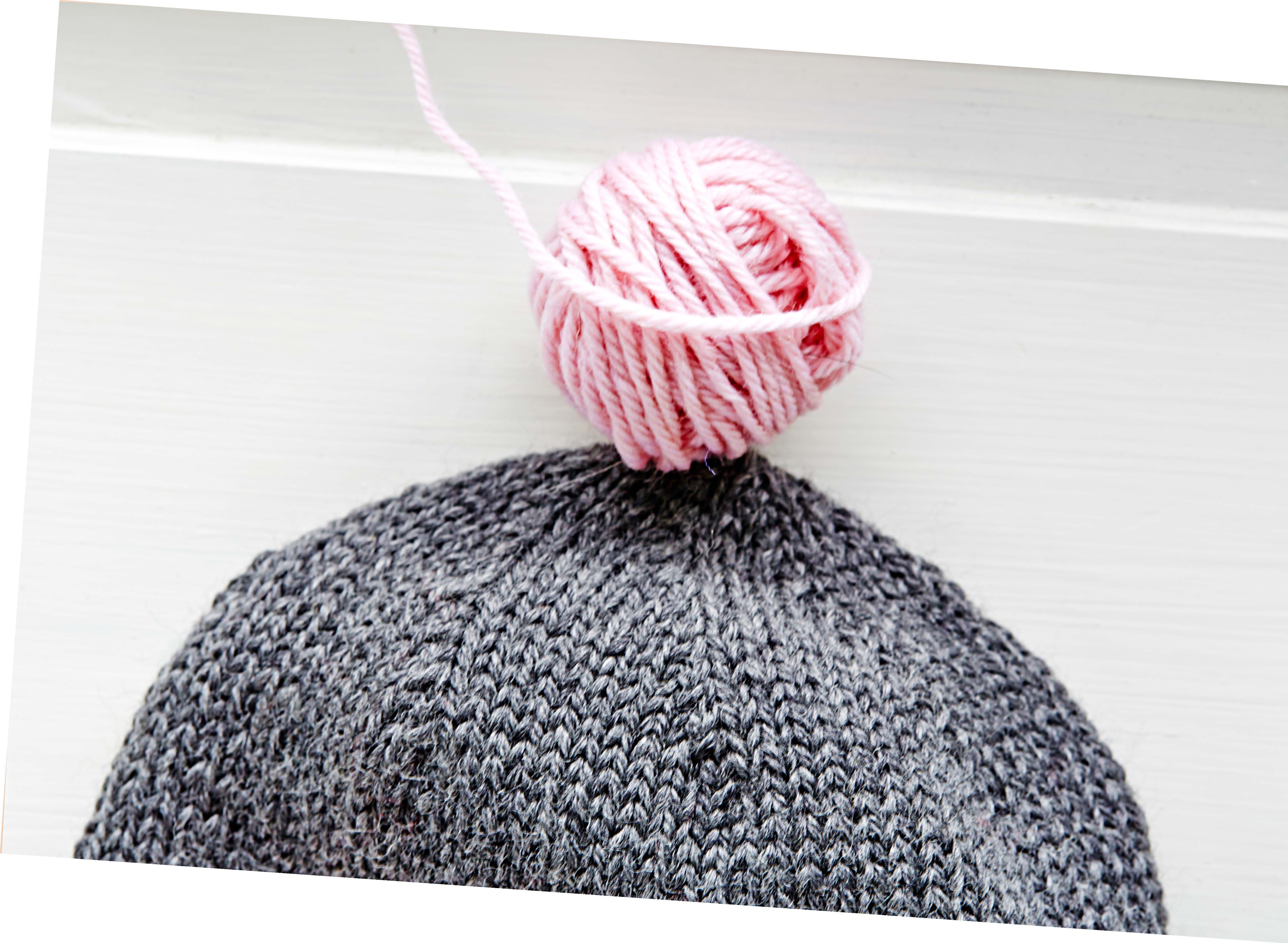 Kun kavennat pipon säteittäin, päälaesta tulee kauniin pyöreä.