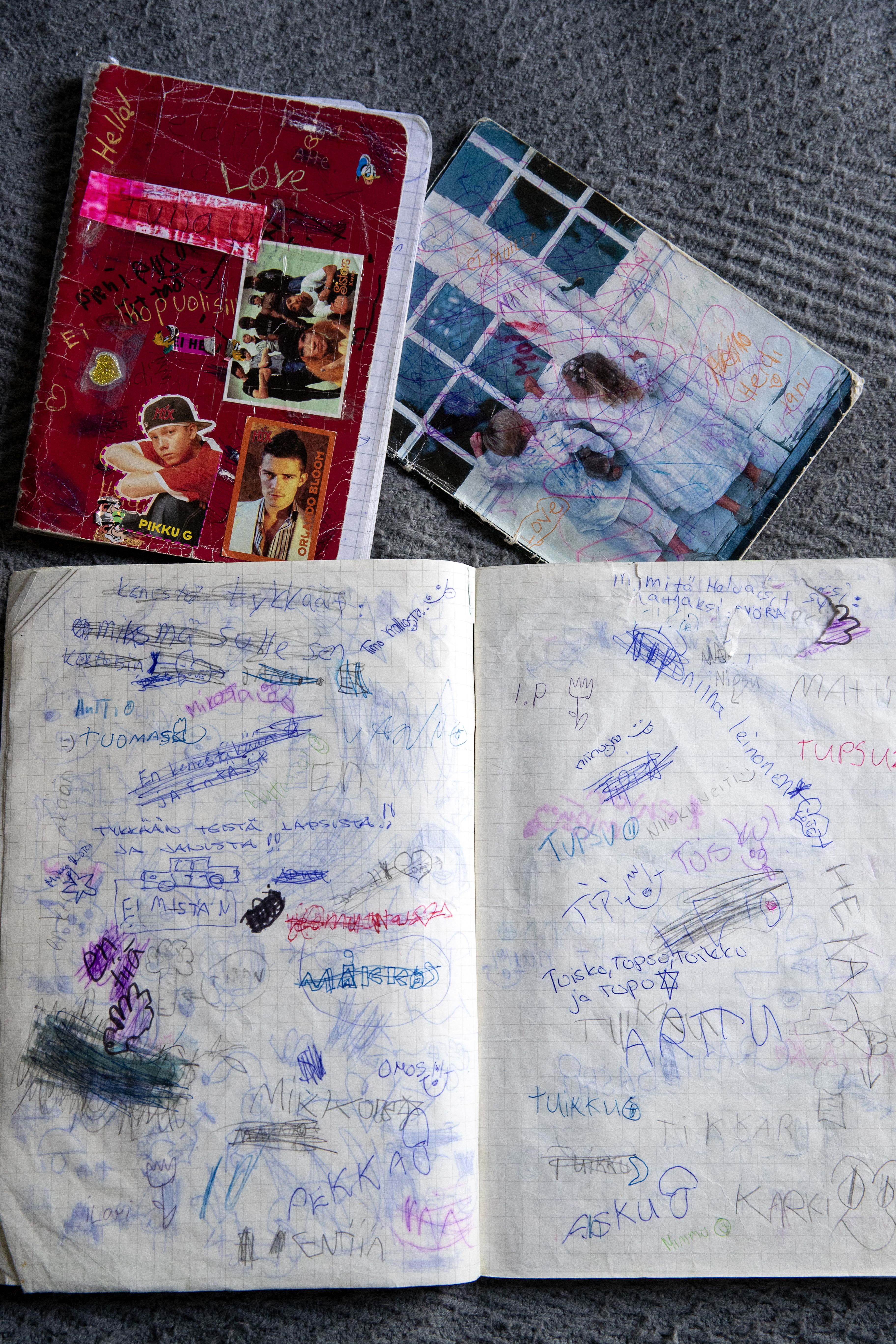 Vanhasta kaverivihkosta löytyy viesti isältä.