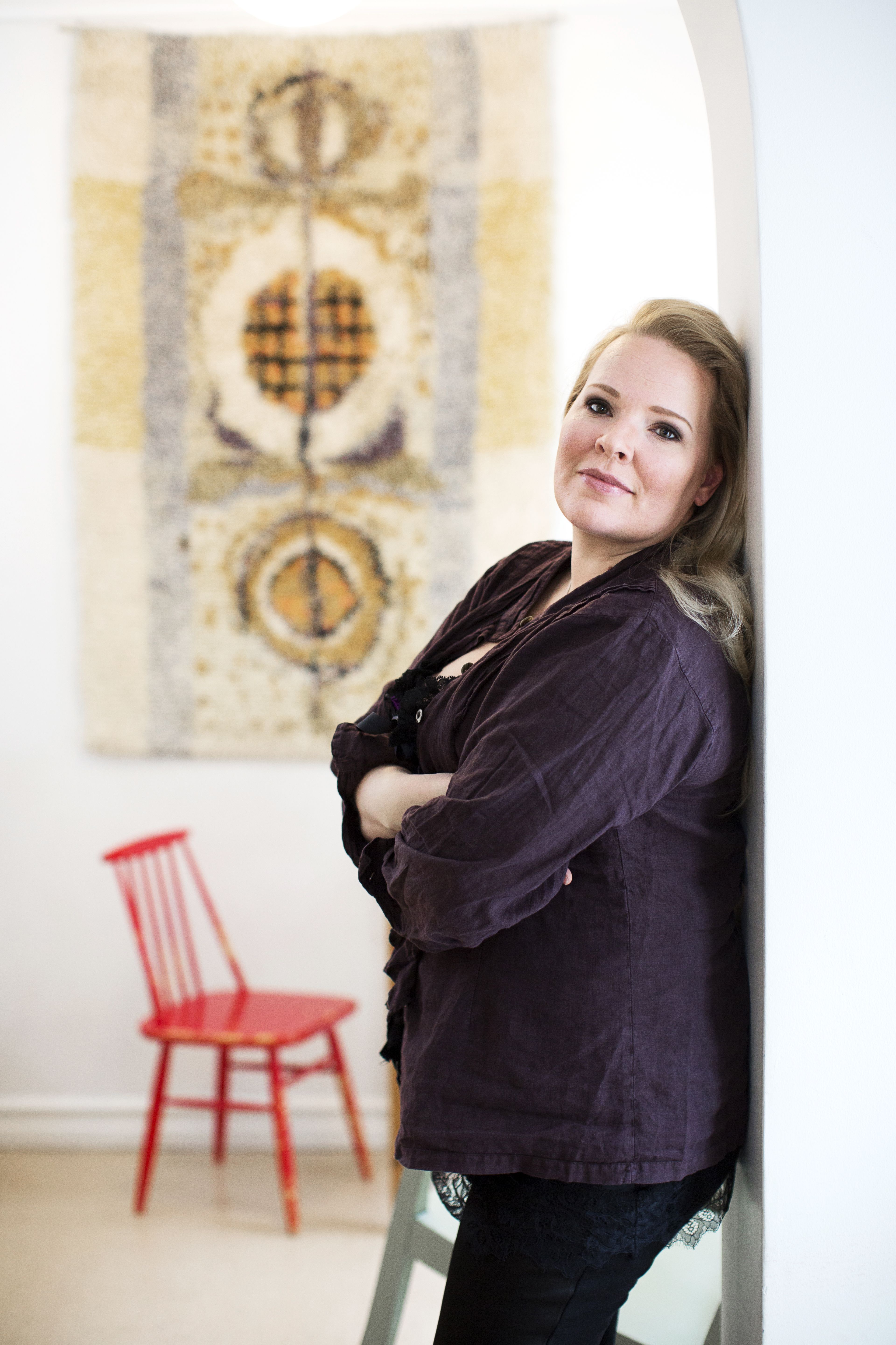 Tyttäreni ovat syntyneet maailmaan, jossa naiselta vaaditaan yhä enemmän. Haluan varustaa heidät sanan säilällä ja tiedon kilvellä.