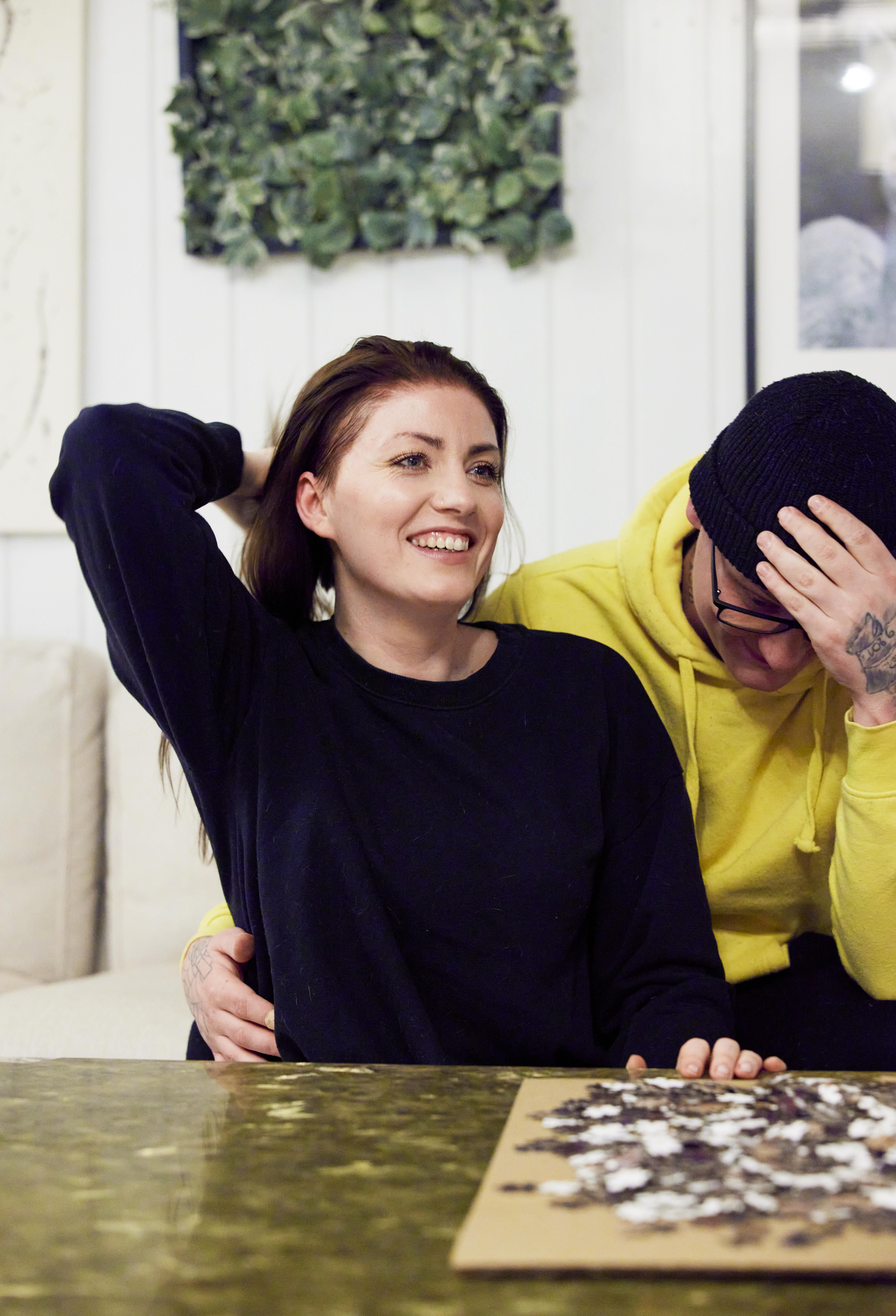 Ann-Marie on ylpeä siitä, mitä on saavuttanut vaikeista lähtökohdistaan ja adhd:staan huolimatta. Nykyään Ann-Marilla on elämässään myös avopuoliso Ville.