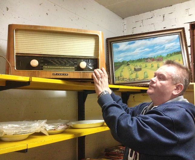 Myyntiin tuli putkiradio. Haluttua tavaraa!