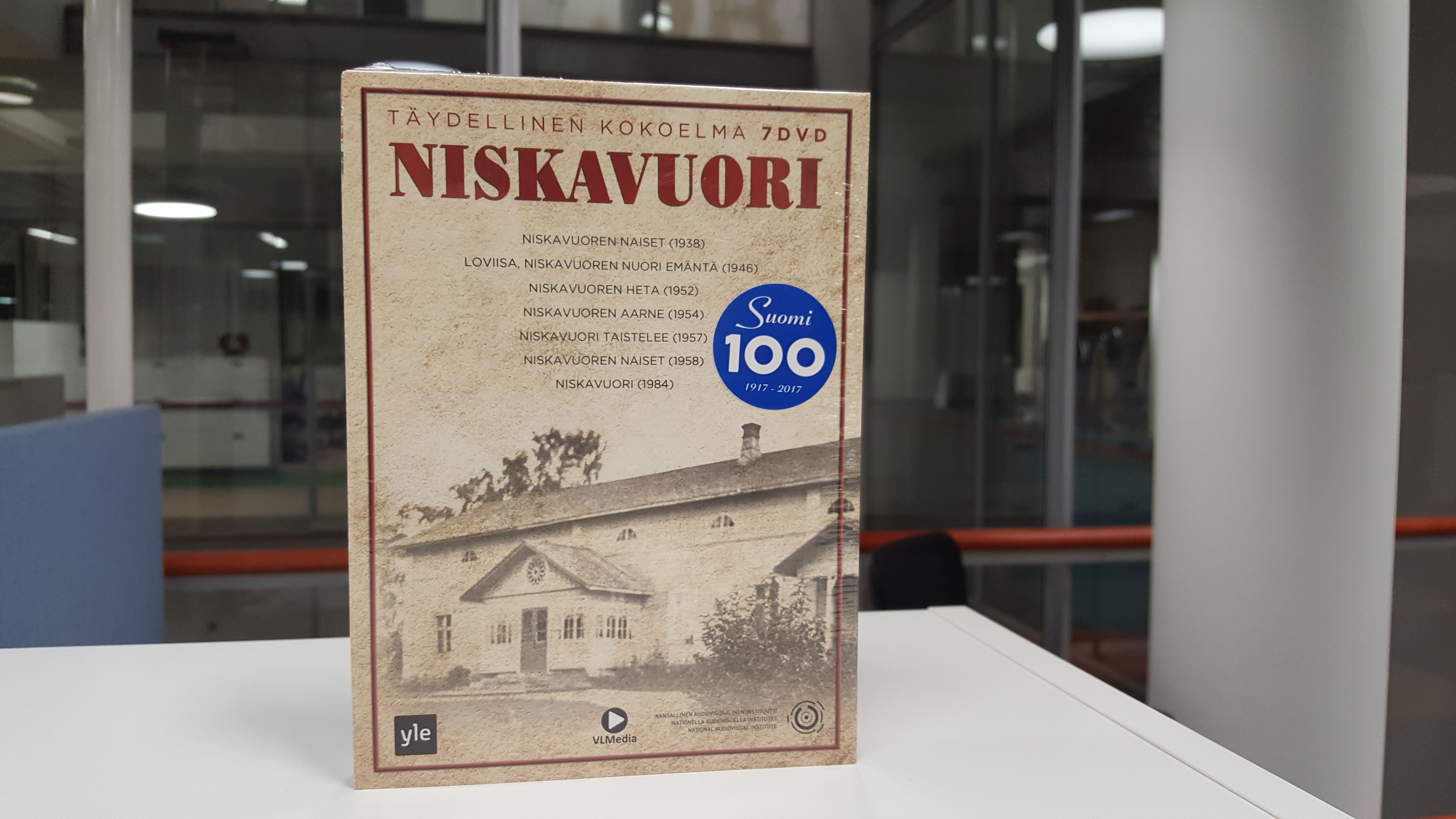 Dvd-boksi sisältää kaikki seitsemän Niskavuori-elokuvaa. Vanhin on vuodelta 1938, uusin vuosimallia 1984.