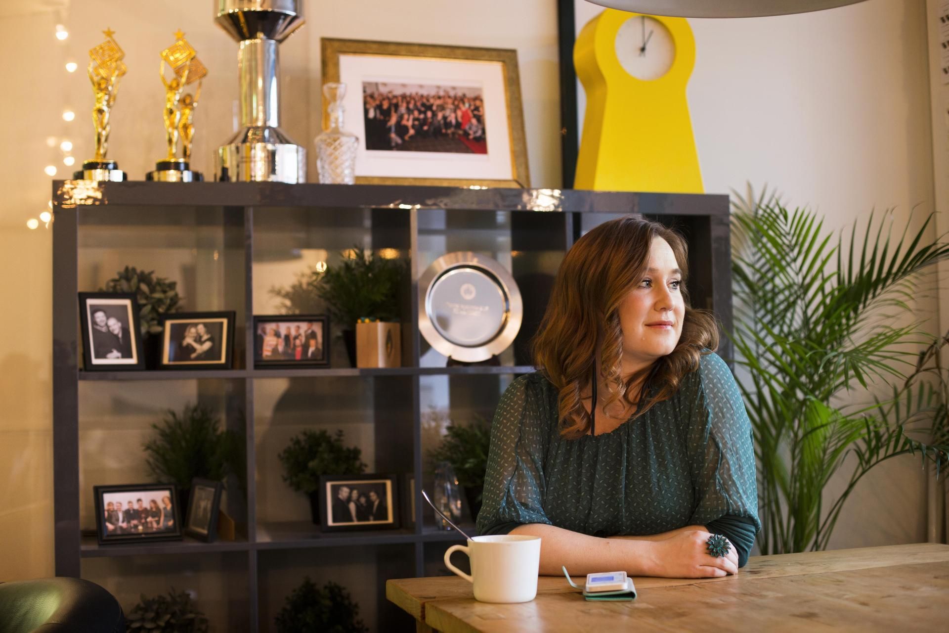 Naisille riittää epäilijöitä, mutta itse siihen ei kannata lähteä mukaan.