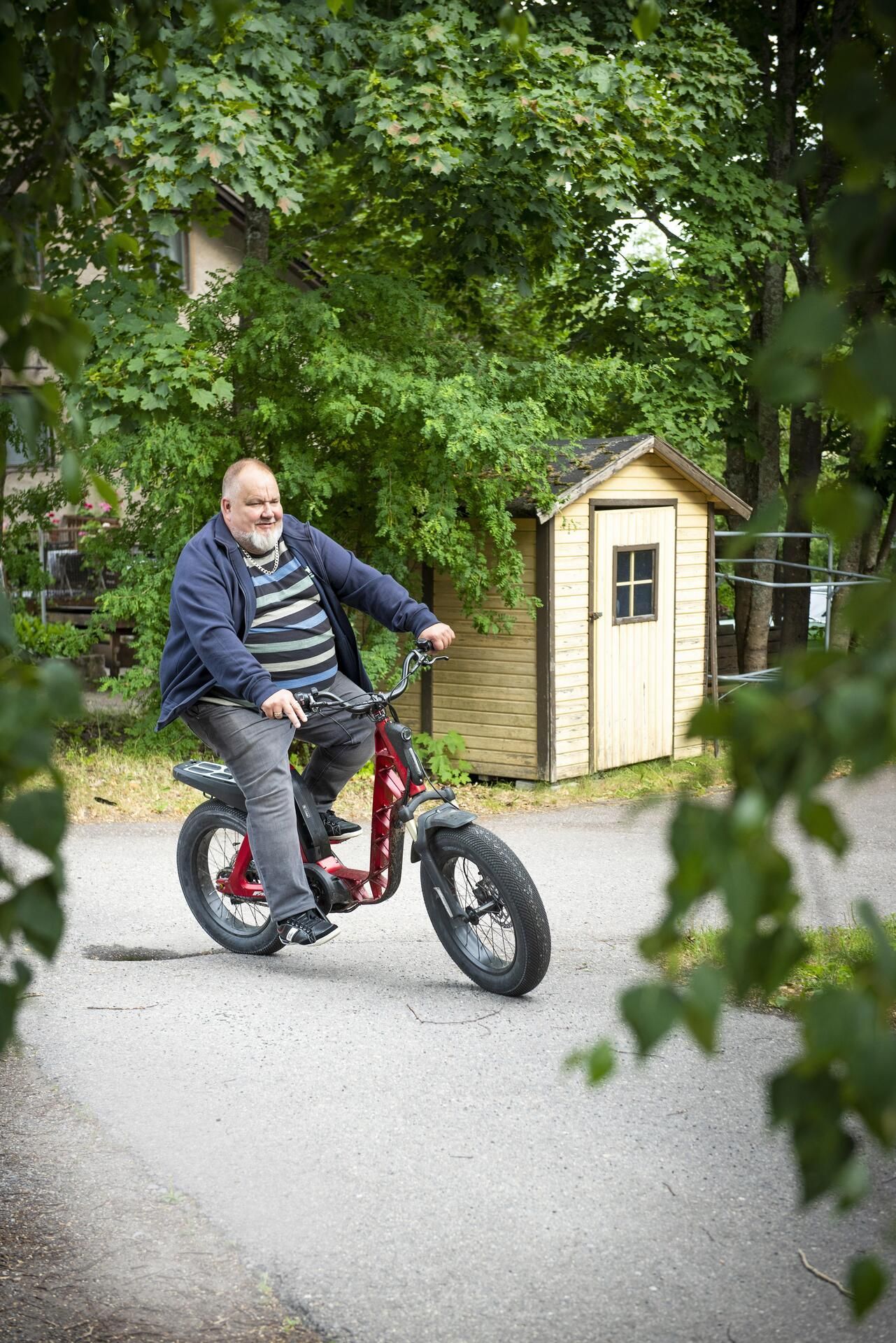 Jari innostui viime syksynä sähköavusteisesta pyöräilystä ja ajoi yli 400 kilometriä. Kesällä tavoite oli saada tonni täyteen.