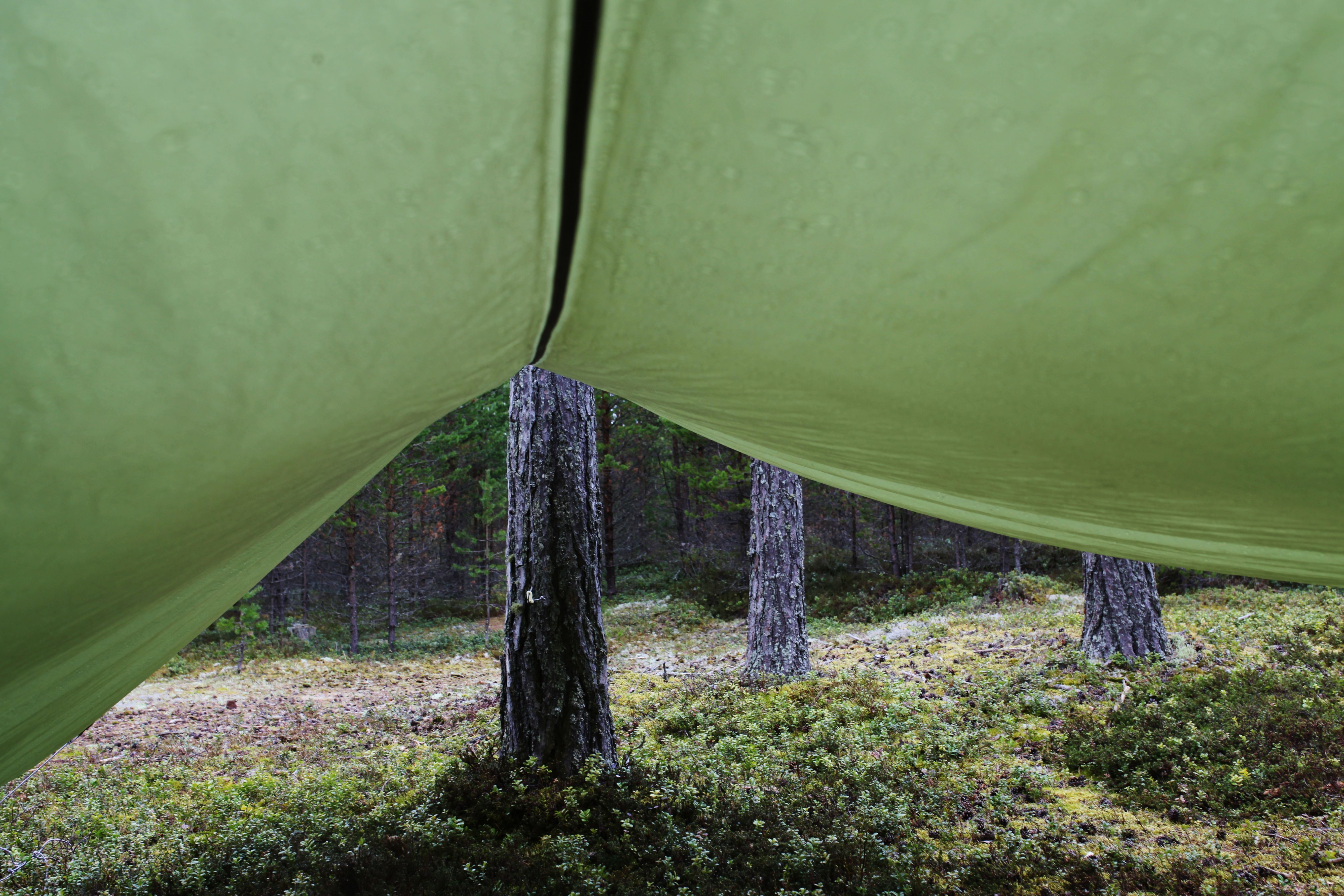 13.5.2016 SUNIJÄRVI, HAILUOTO, ”TESTIYÖ”. ”Aloitin haasteen toukokuun lopulla. Ajattelin, että kesän aikana voin totuttautua ulkona yöpymiseen. Järjestin testiyön Hailuodon Sunijärvelle. Yöllä satoi hieman, ja oli hienoa herätä raikkaassa ilmassa.”
