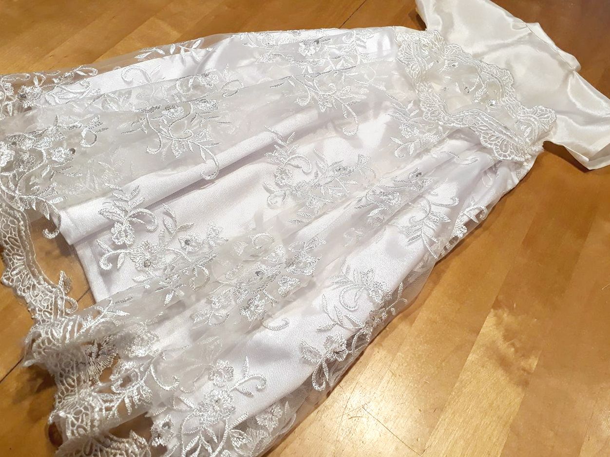 ”Jos minulta tilataan puku jollekin tietylle vauvalle, kysyn vanhempien toiveita ja toteutan ne mahdollisuuksien mukaan.”