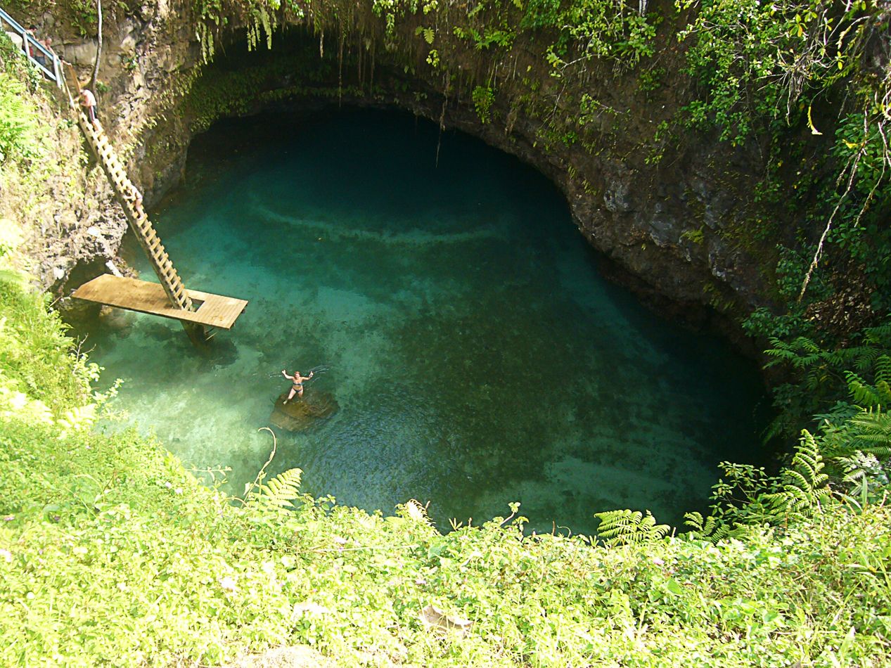 Samoalla Heidi löysi uskomattomia uintipaikkoja.