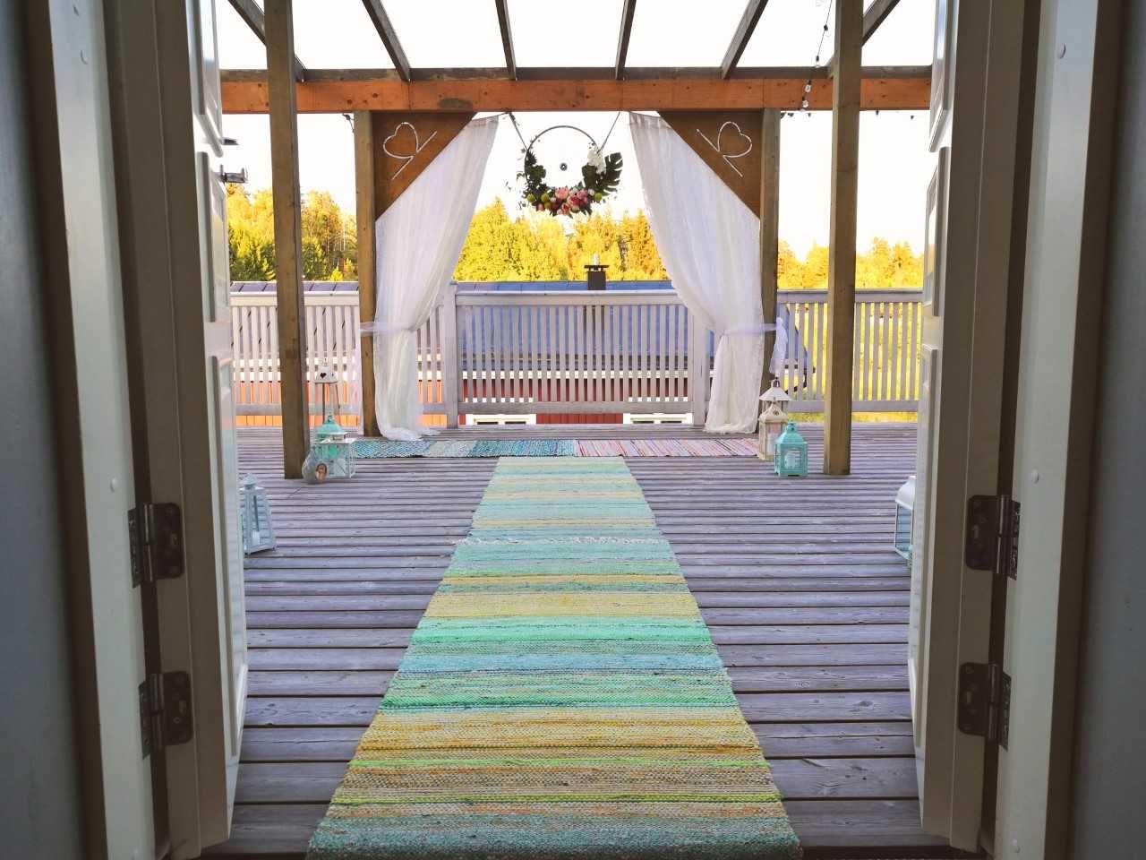 Häitä edeltävänä iltana melkein kaikki oli paikoillaan.