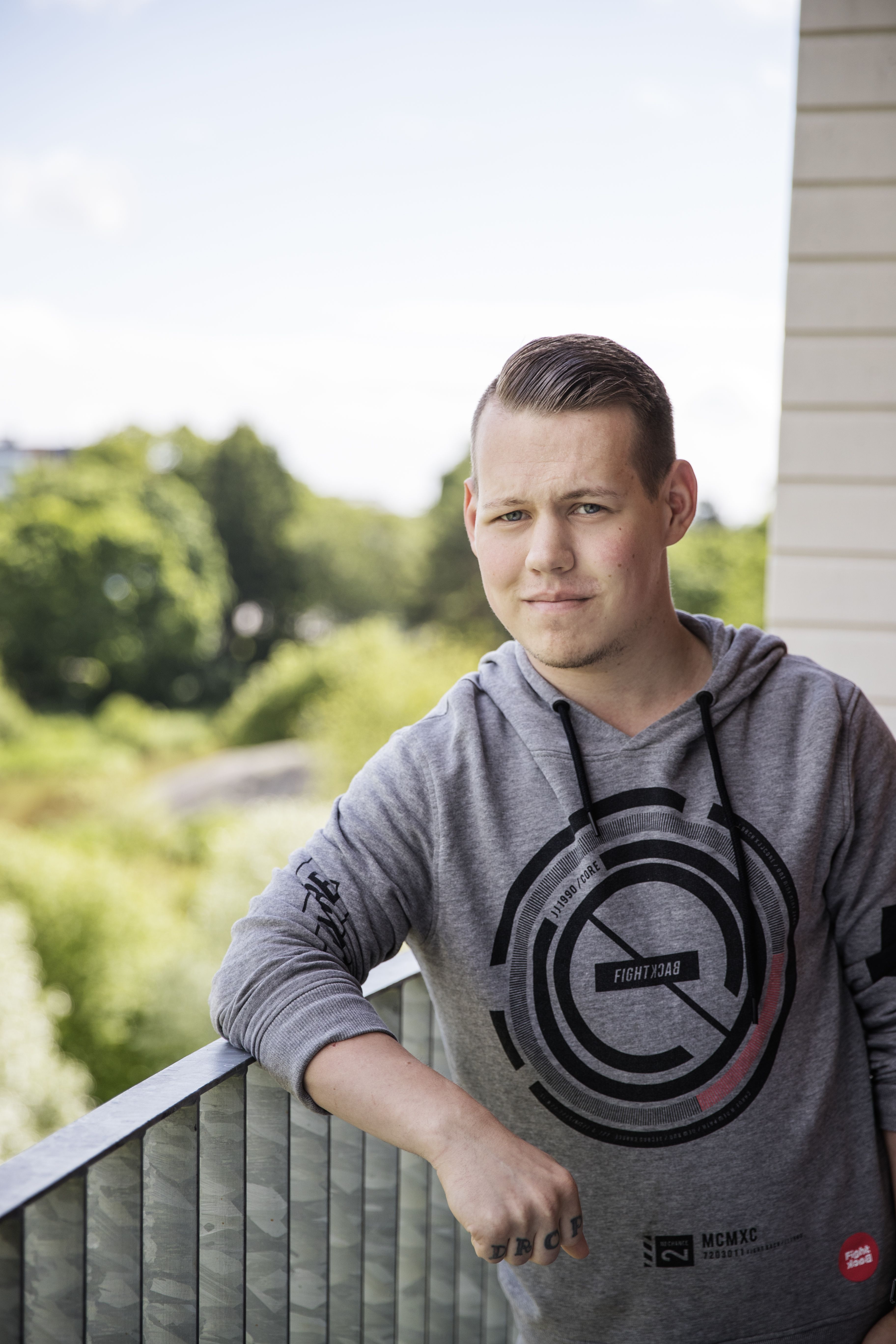 "Ihmiselle annetaan hyviä ja huonoja asioita. Niistä voi kasvaa tai mennä karkuun. Minä halusin kasvaa", Christian sanoo.