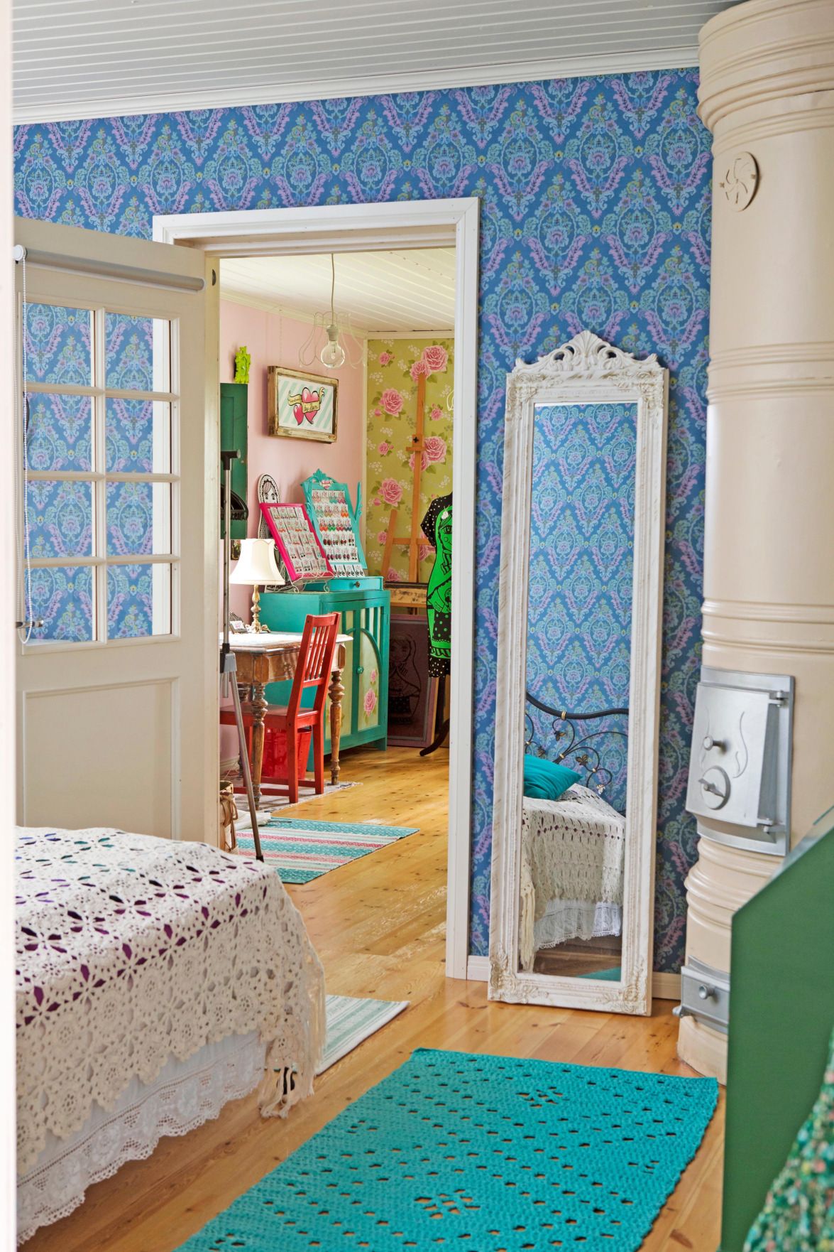 Tapettitalon Svinhufvud-tapetti henkii mennyttä aikaa.