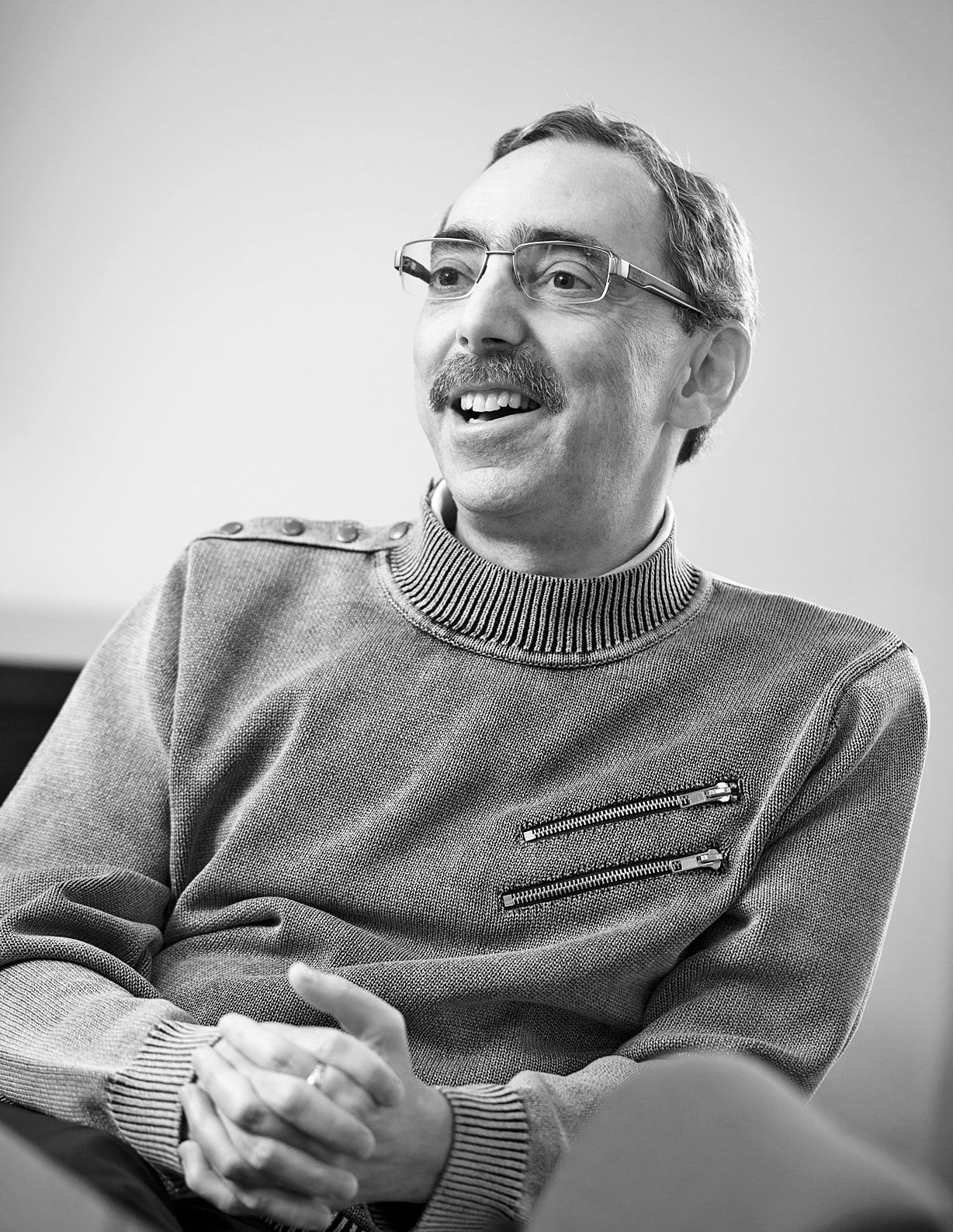 Ben Zyskowicz (s. 1954) on kokoomuksen kansanedustaja. Hän asuu Helsingin Lassilassa vaimonsa kanssa. Hänen isänsä oli puolanjuutalainen, joka selvisi hengissä natsien keskitysleireiltä. Hänellä on yksi sisar, jonka poika Dan Tolppanen on räp-artisti Uniikki.