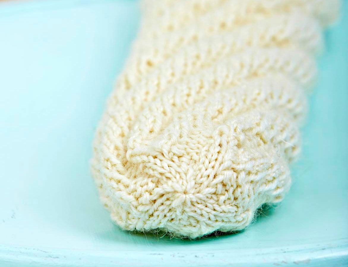 Kärki on helppo neuloa, sillä kavennukset tehdään jokaisen puikon alussa.