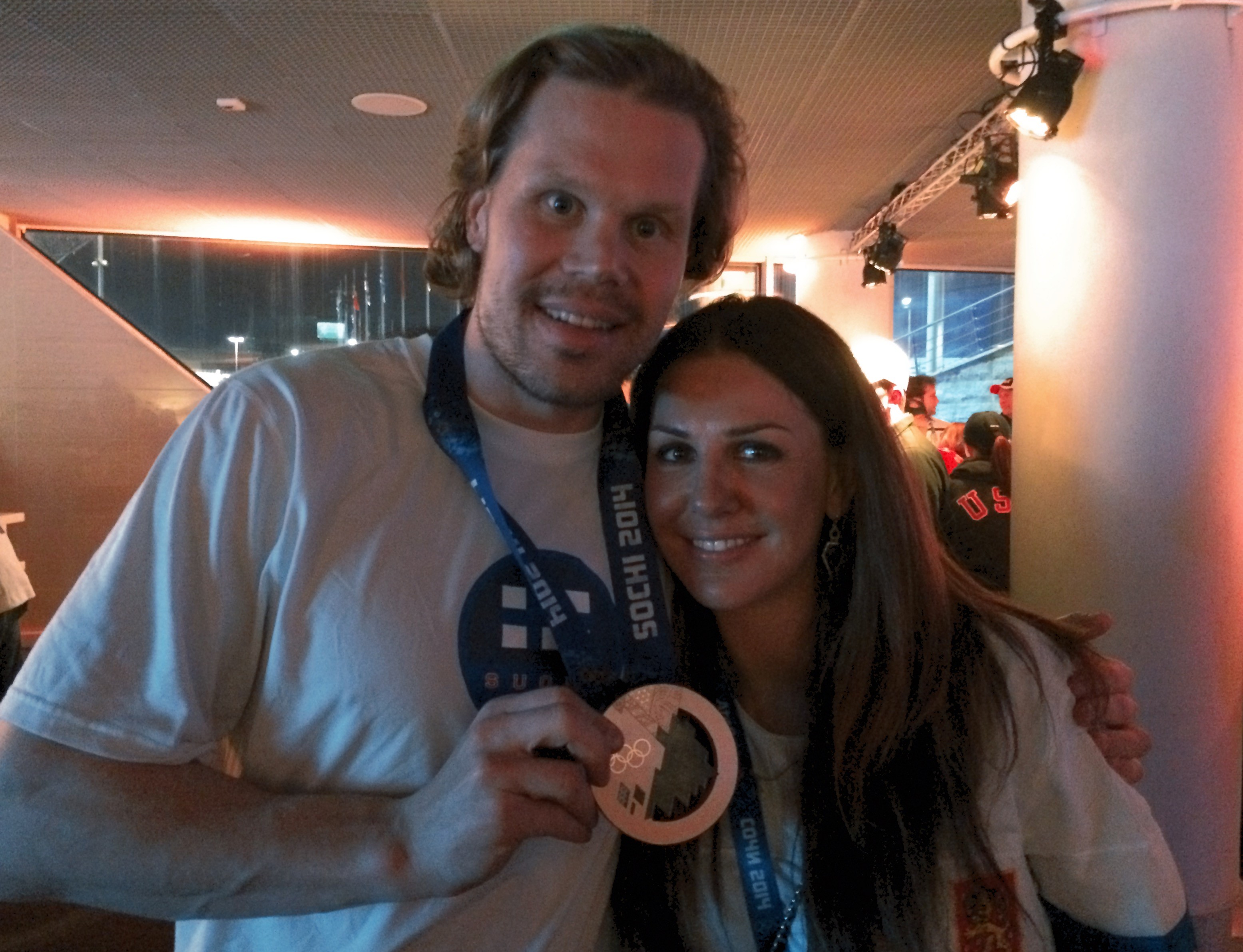 Sotshin olympiapronssi vuonna 2014 ei johtunut pelkästä taidosta ja treenaamisesta, vaan myös tomaattisesta kanapastasta. ”Niin Olli ainakin kuvittelee”, Katerina sanoo.