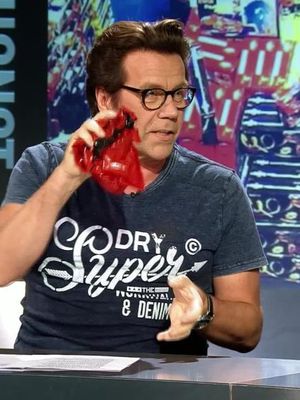 Mikko Kuustosella on kätevä tapa säilöä muovipussit: ”Teen tämän joka ikisen pussin kanssa"