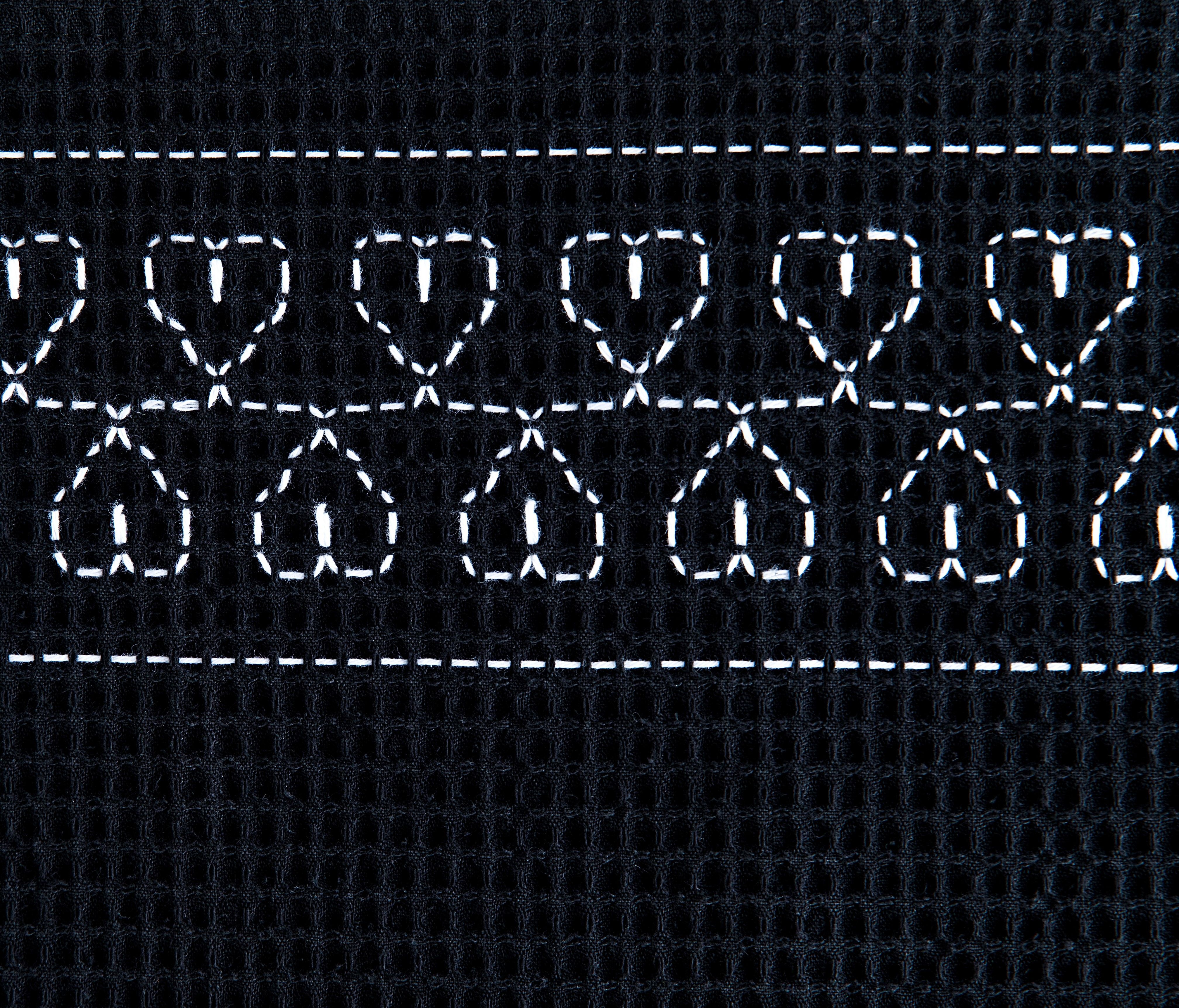 Reunusta sydännauha suorilla viivoilla.