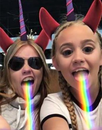 Muistelin kesää ja kaivoin esiin Michelle-serkun kanssa otetun hassuttelukuvan.