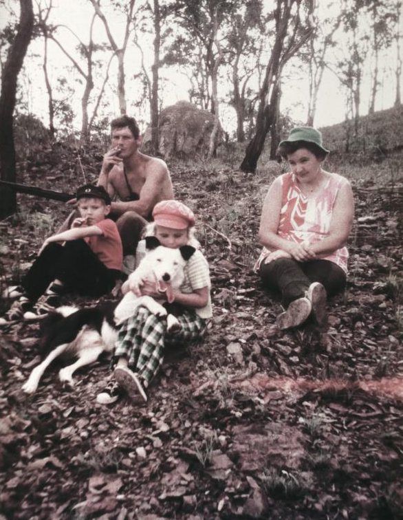 Ensimmäisenä syksynä Australiassa retkeilimme eukalyptusmetsässä.