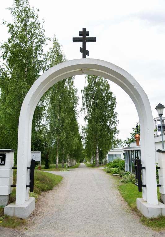 Matkailu on Lintulan luostarille tärkeä elinkeino.