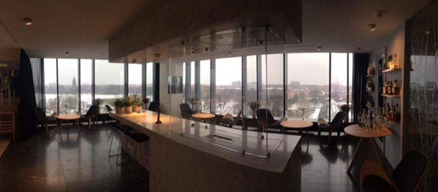 Ravintolasta on 8. kerroksen näkymät.