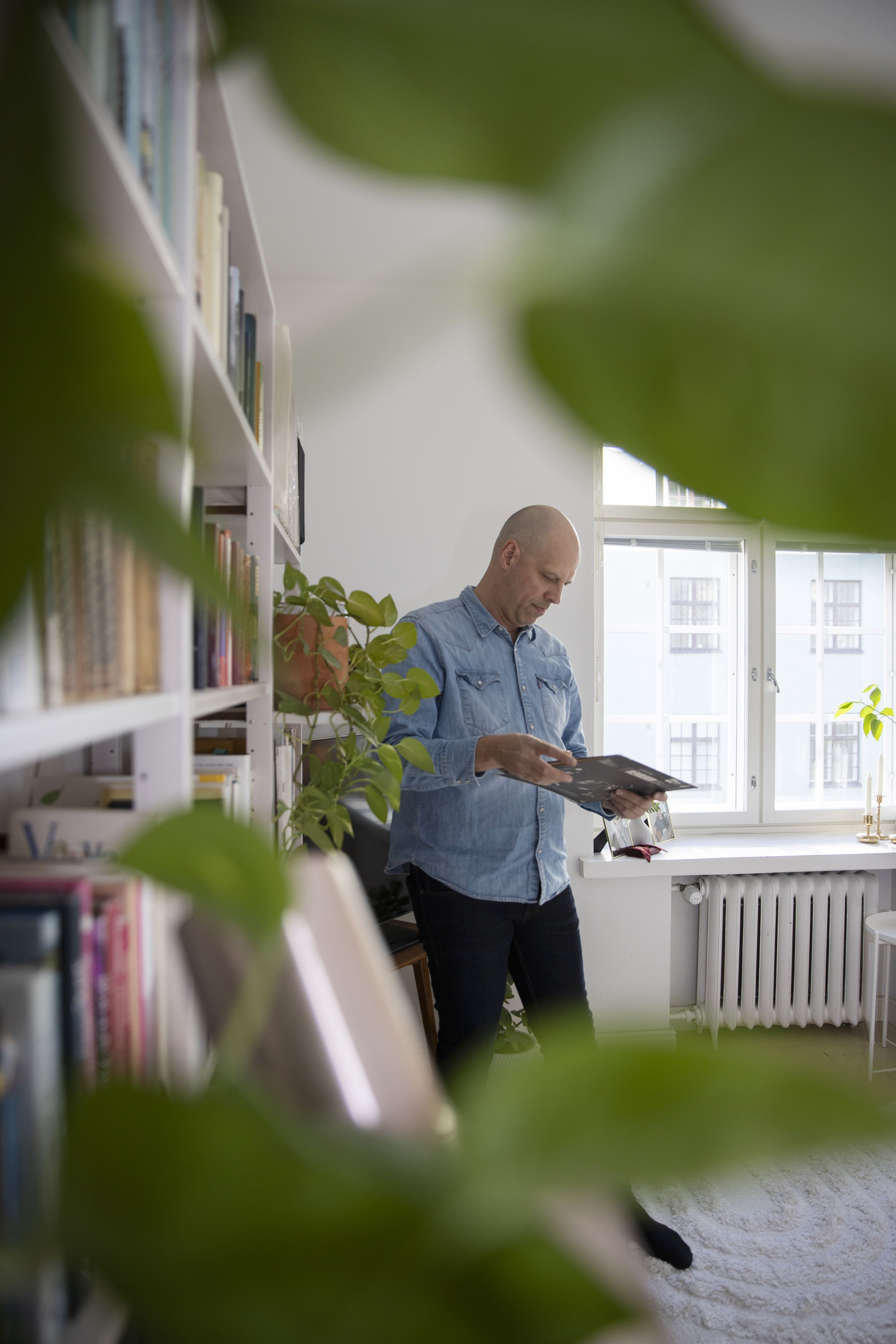 Isän jäämistössä on lähes 10 000 sävellystä. ”Niistä meidän pitää ottaa koppia veljeni Kallen kanssa ja huolehtia siitä, että niitä esitetään tästedeskin.”