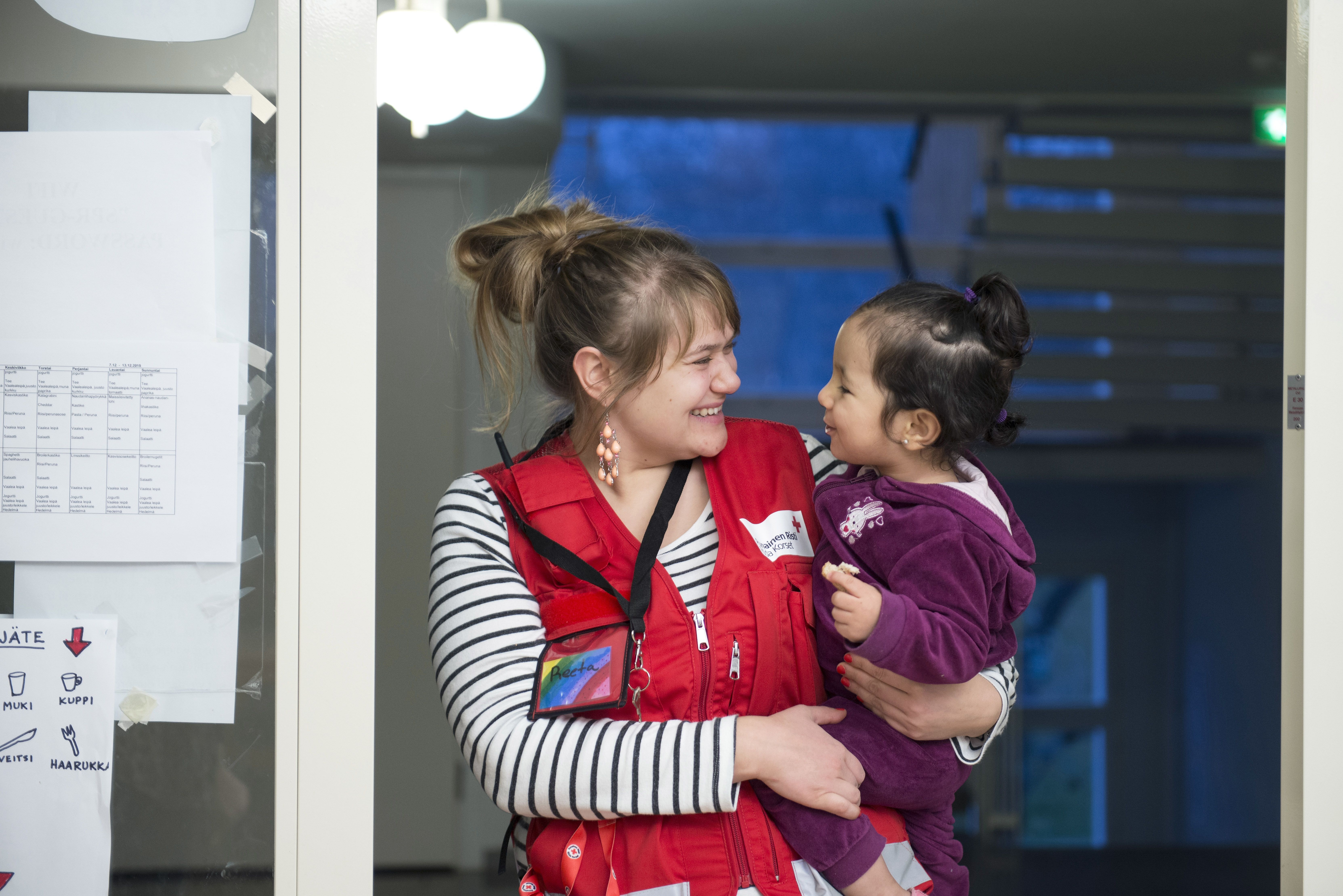 Ohjaaja Reeta Saastamoinen on Sousanin hyviä kavereita.