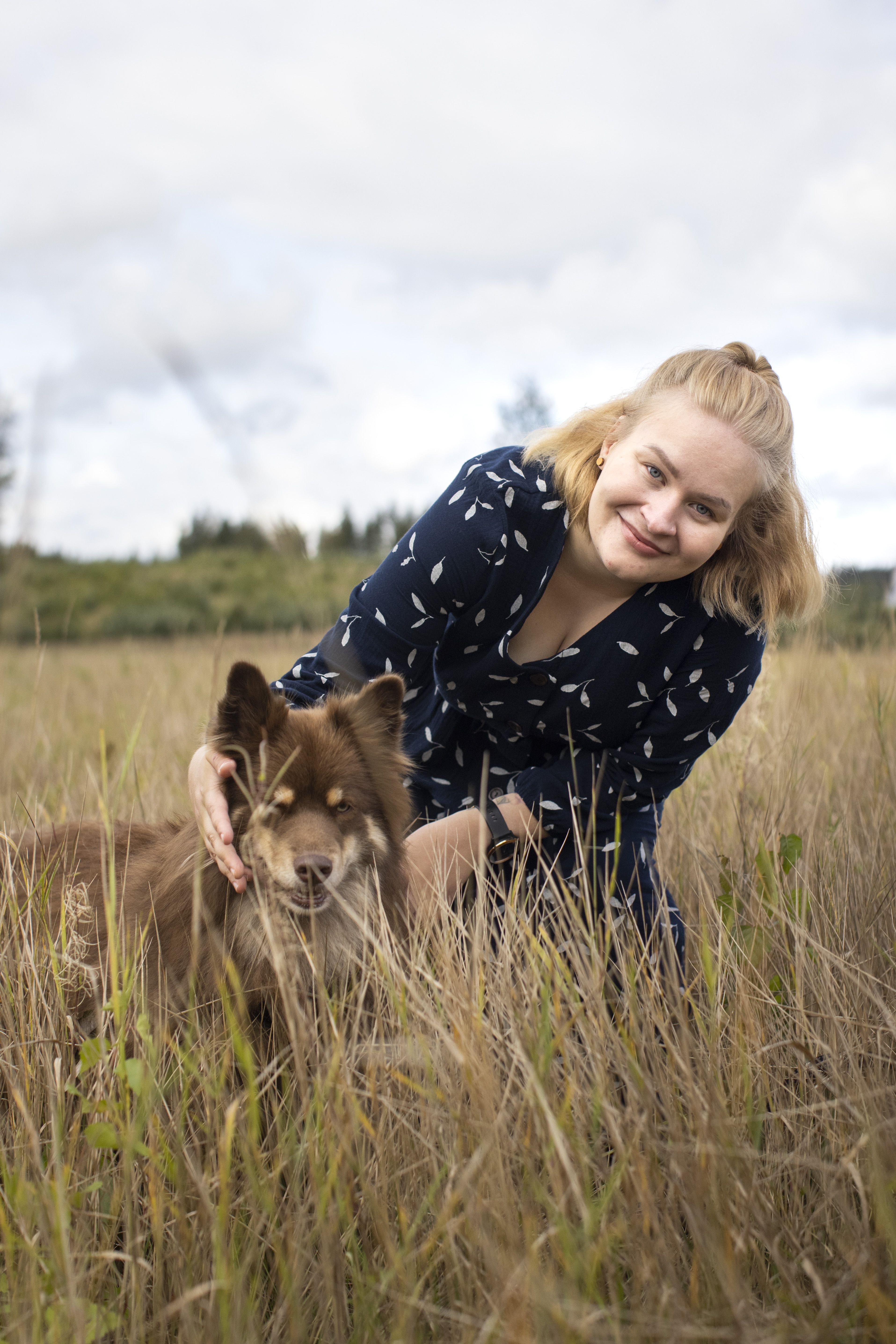 Koira oli pitkään Esterin haave. "Hilla-koiran ottaminen oli iso merkkipaalu. Pystyin itseni lisäksi huolehtimaan lemmikistä."