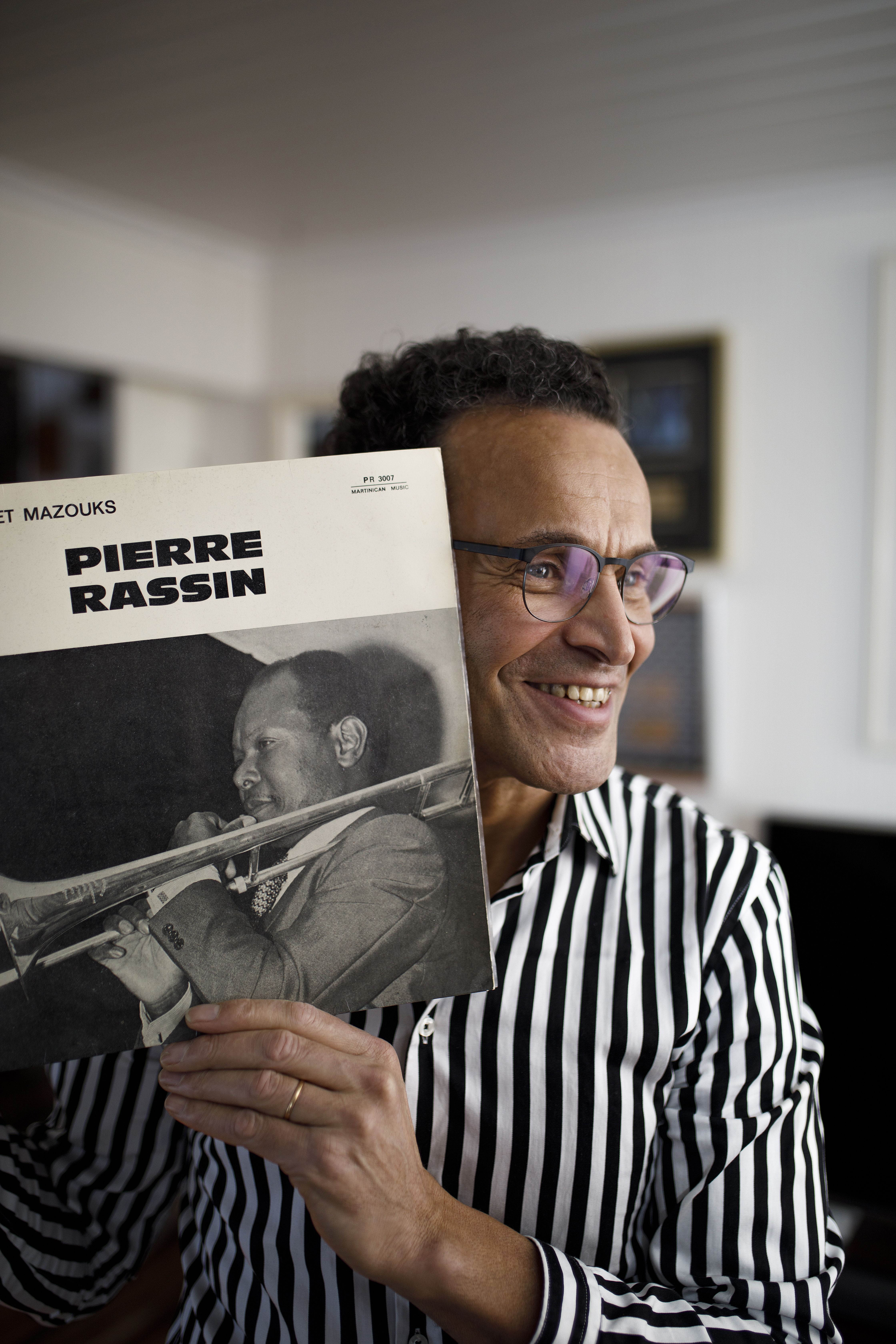 Levyjen lisäksi Kari on tutustunut isän musiikkiin muutaman Youtubesta löytämänsä videon kautta.